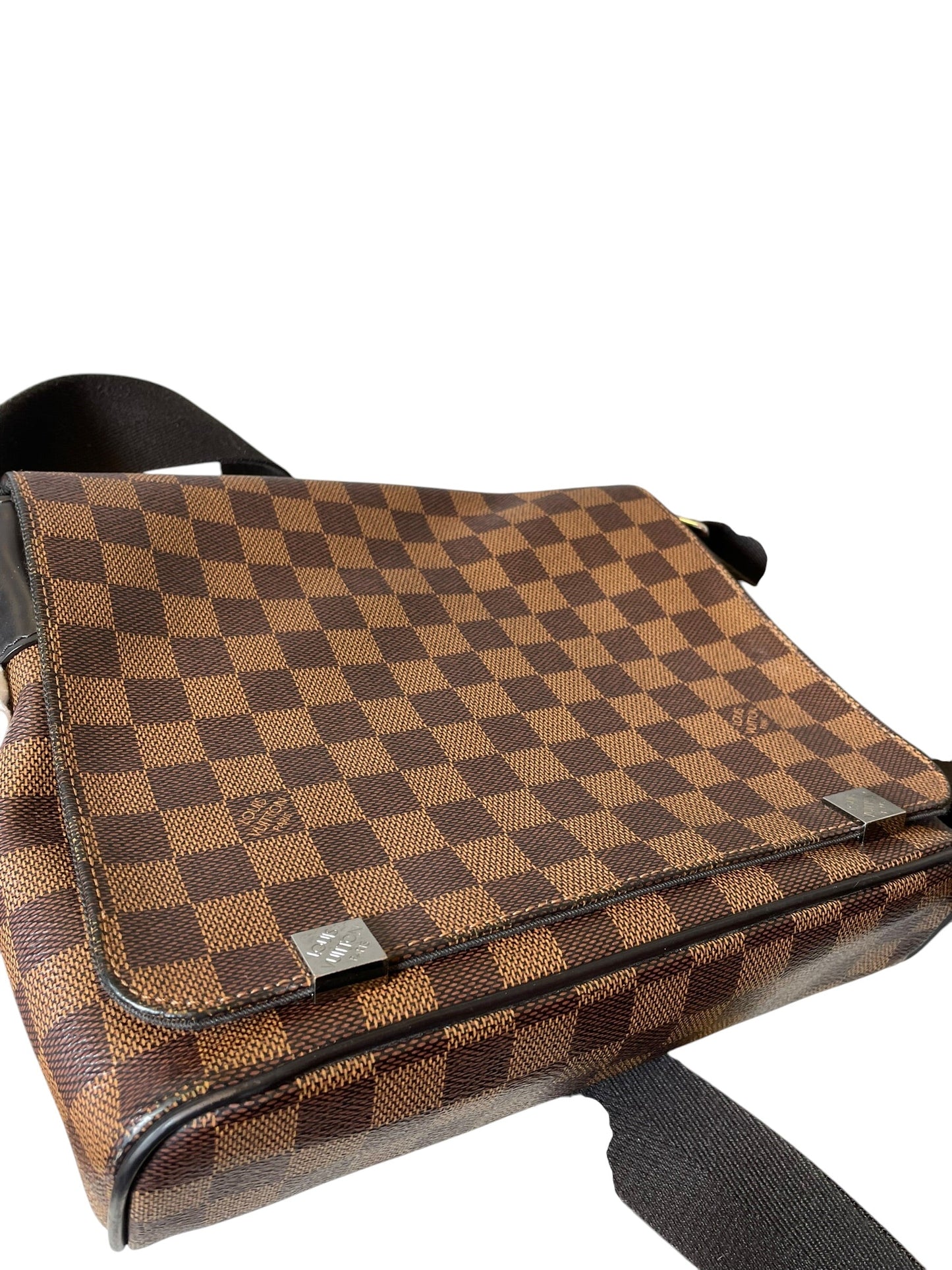 Crossbody Luxury Designer By Louis Vuitton, Size: Medium