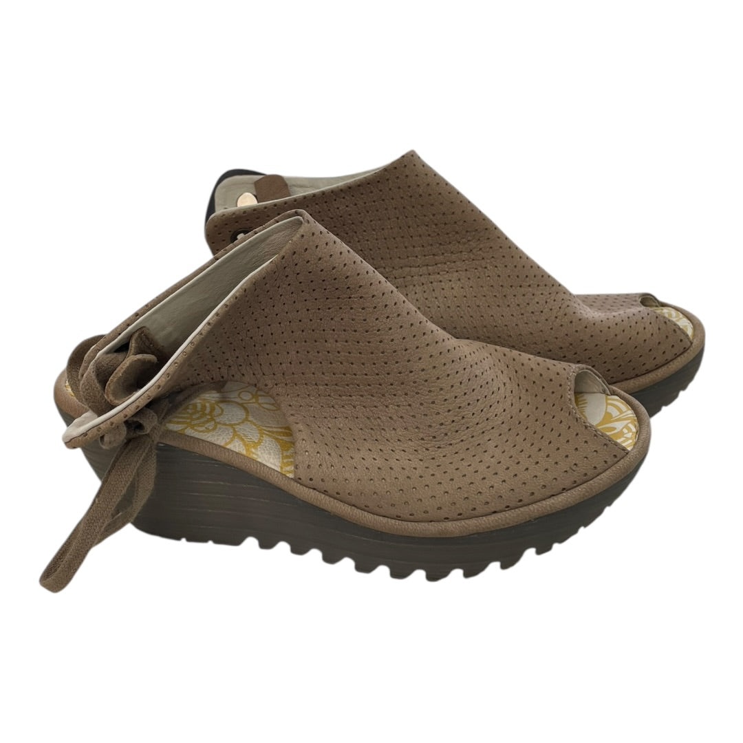 Sandals Heels Block By Fly London In Tan, Size:6.5