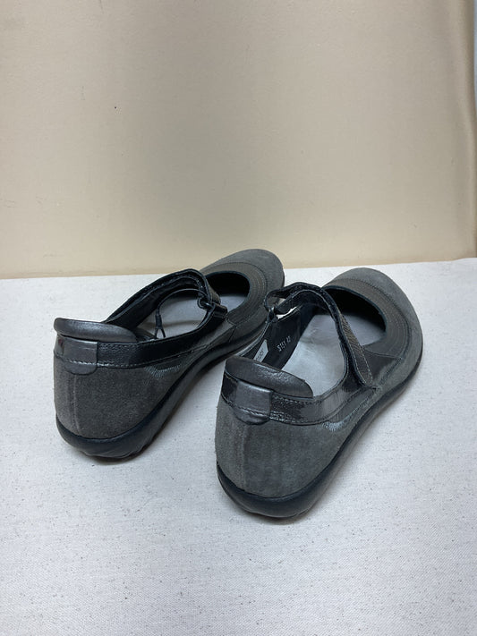 Shoes Flats By Naot In Grey, Size:11.5