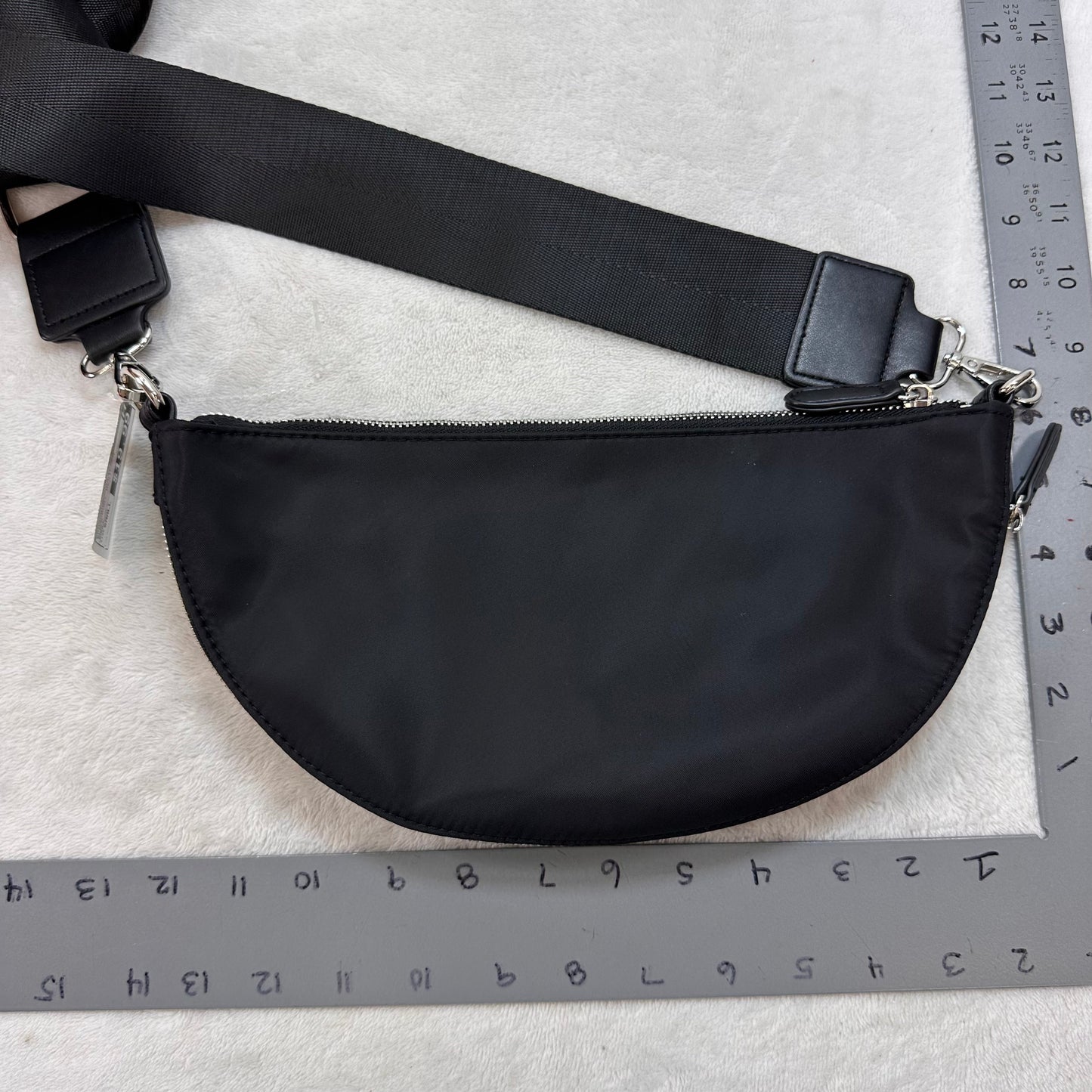 Crossbody Designer By Sondra Roberts, Size: Small