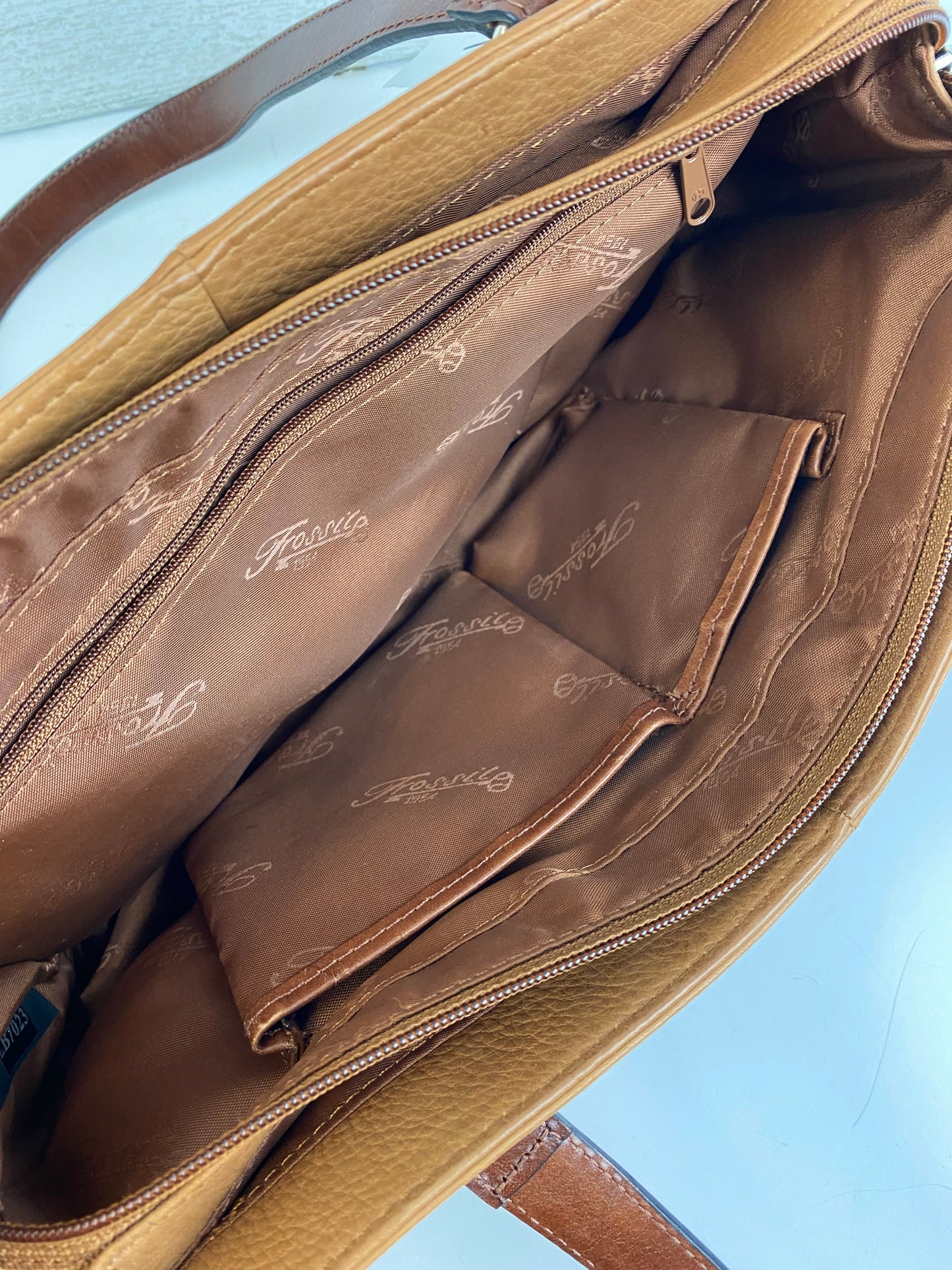 Handbag Leather By Fossil, Size: Medium