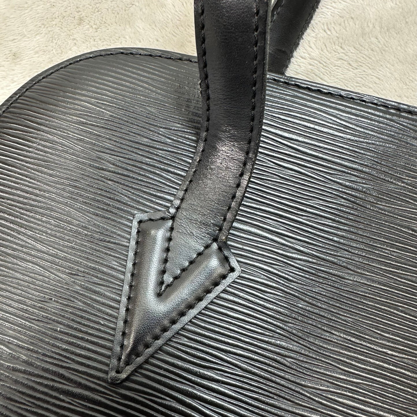 EPI LUSSAC Handbag Luxury Designer By Louis Vuitton, Size: Medium