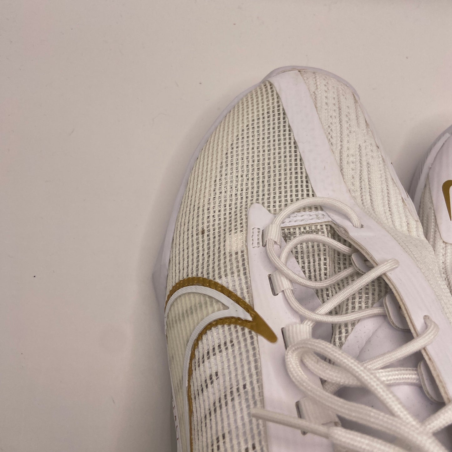 Shoes Athletic By Nike In Cream, Size: 9.5
