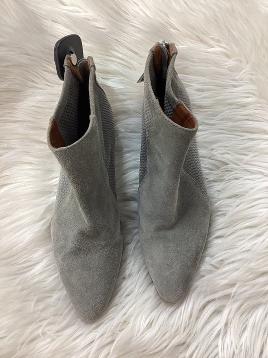 Boots Ankle Flats By Aquatalia In Grey, Size:6.5