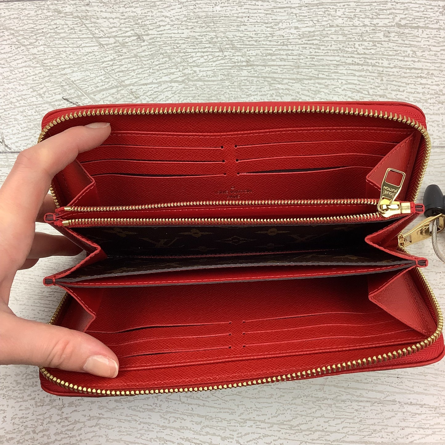Wallet Luxury Designer By Louis Vuitton, Size: Large