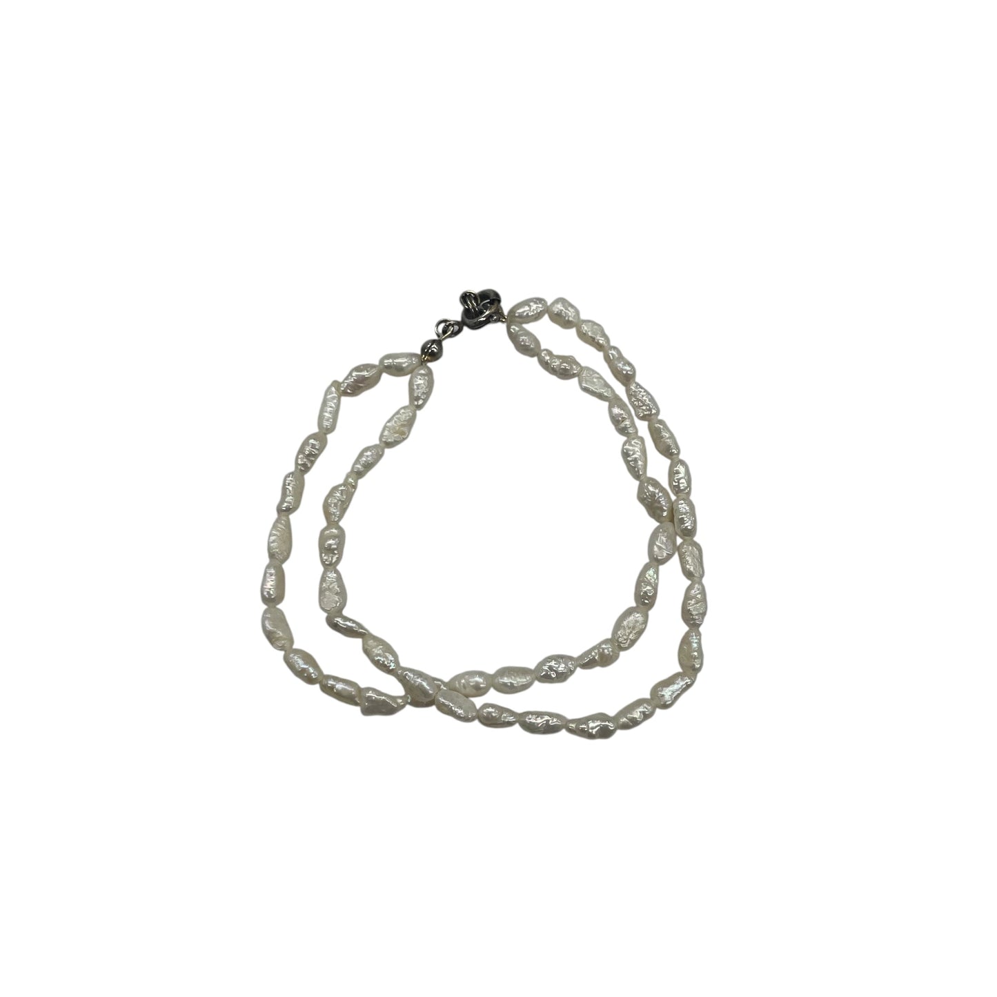 Bracelet Beaded By Clothes Mentor In White