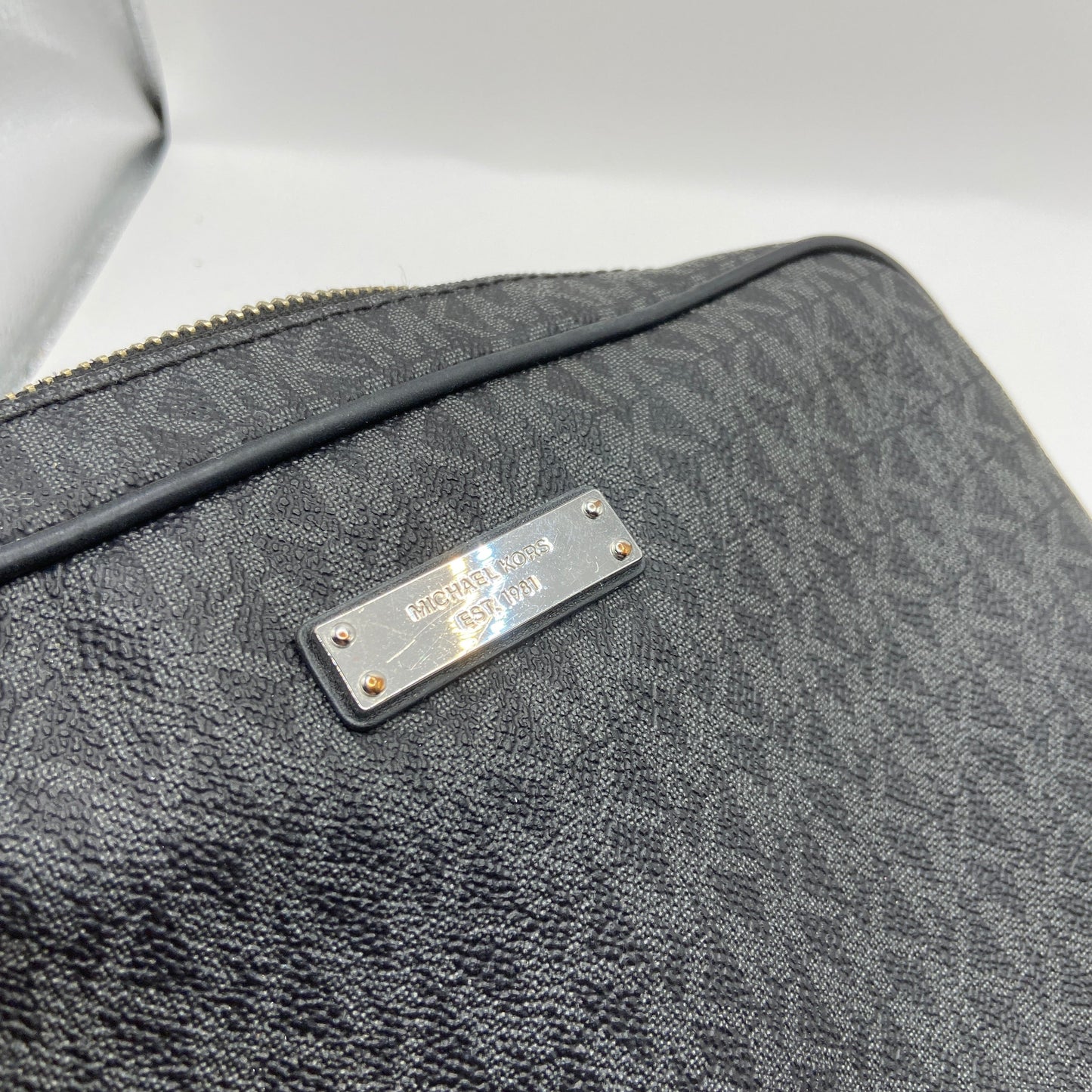 Crossbody Designer By Michael By Michael Kors, Size: Medium