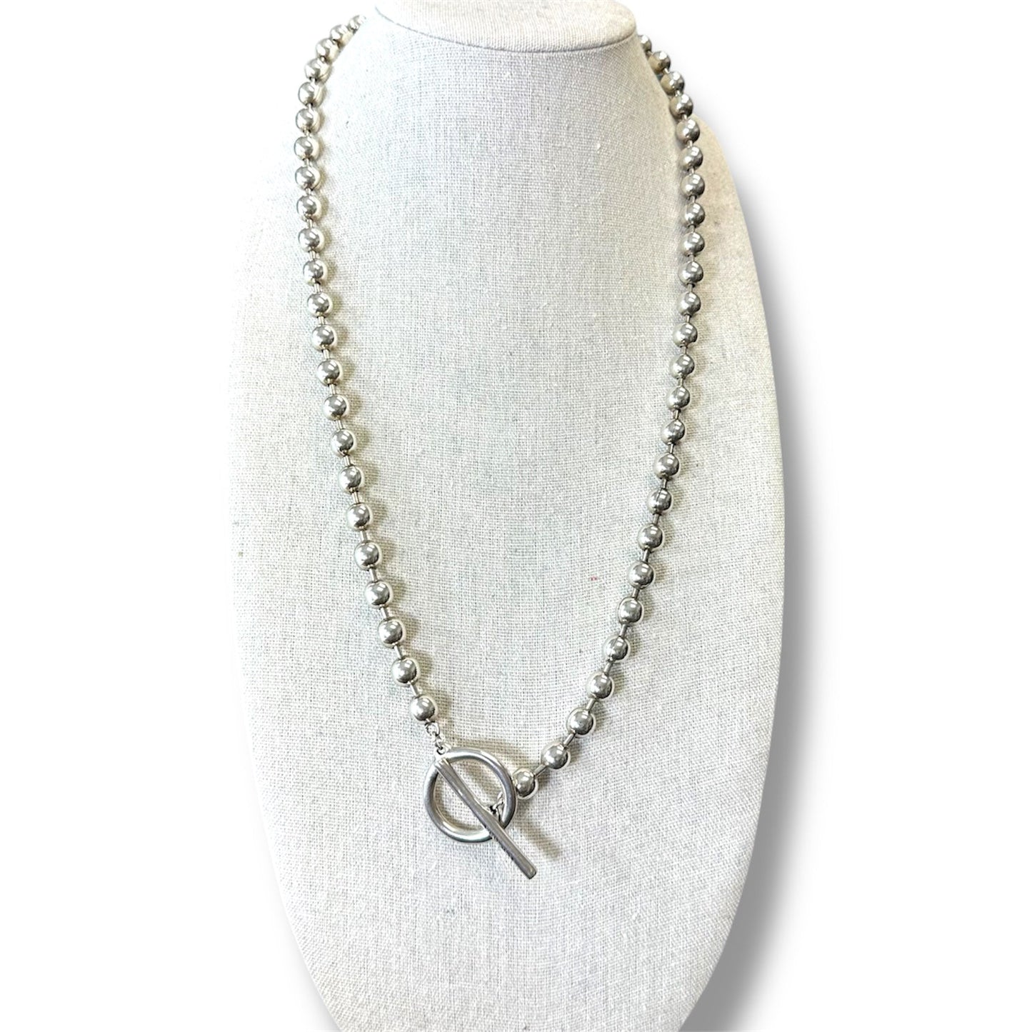 Necklace, earrings & two bracelets matching silver Set By Uno De 50, Size: 04 Piece Set