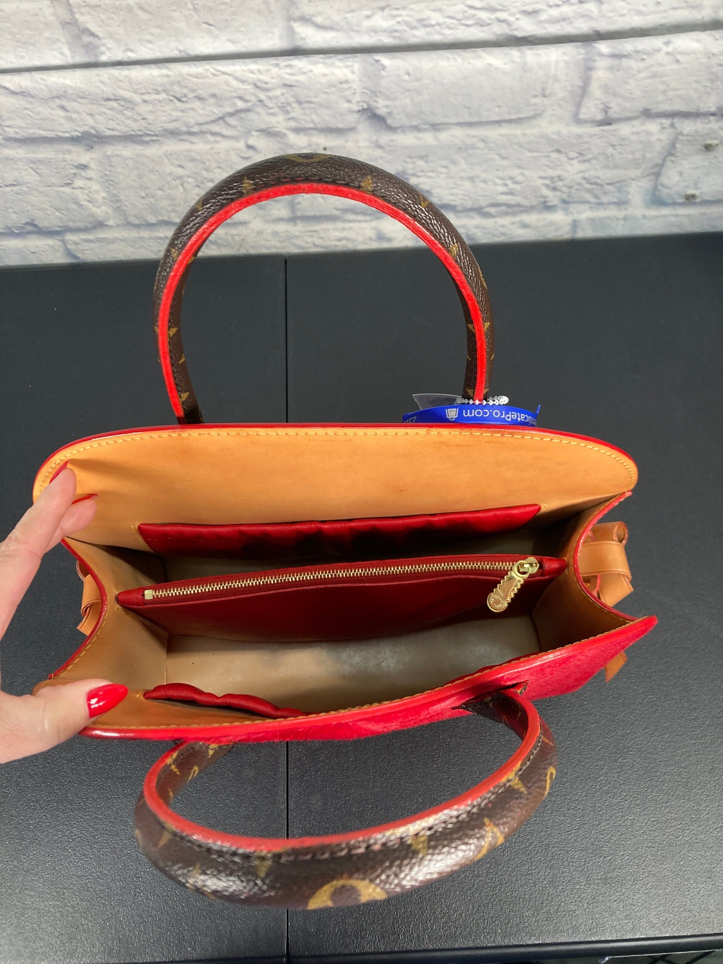 Handbag Luxury Designer By Louis Vuitton, Size: Large