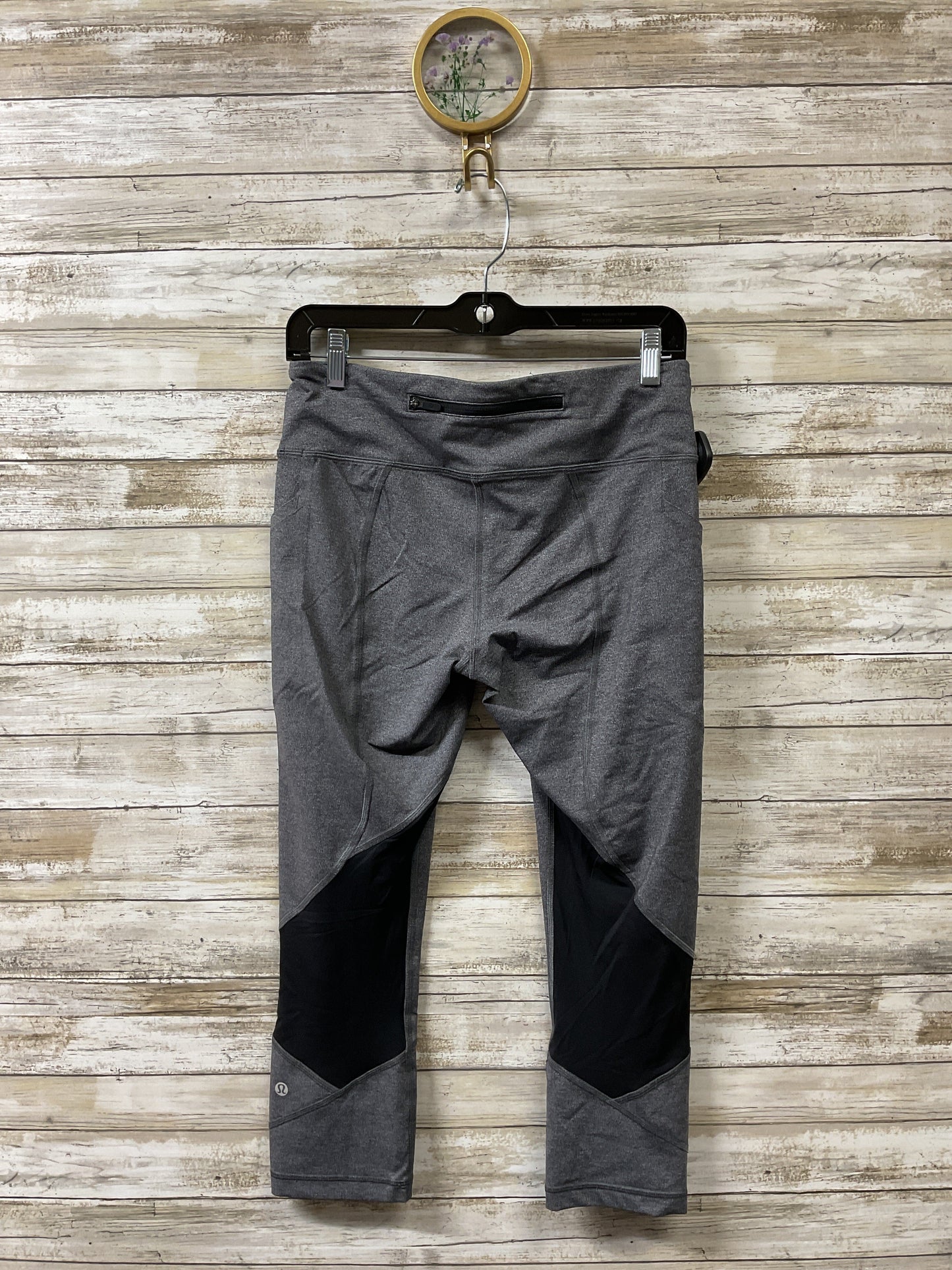Athletic Leggings Capris By Lululemon In Grey, Size:8