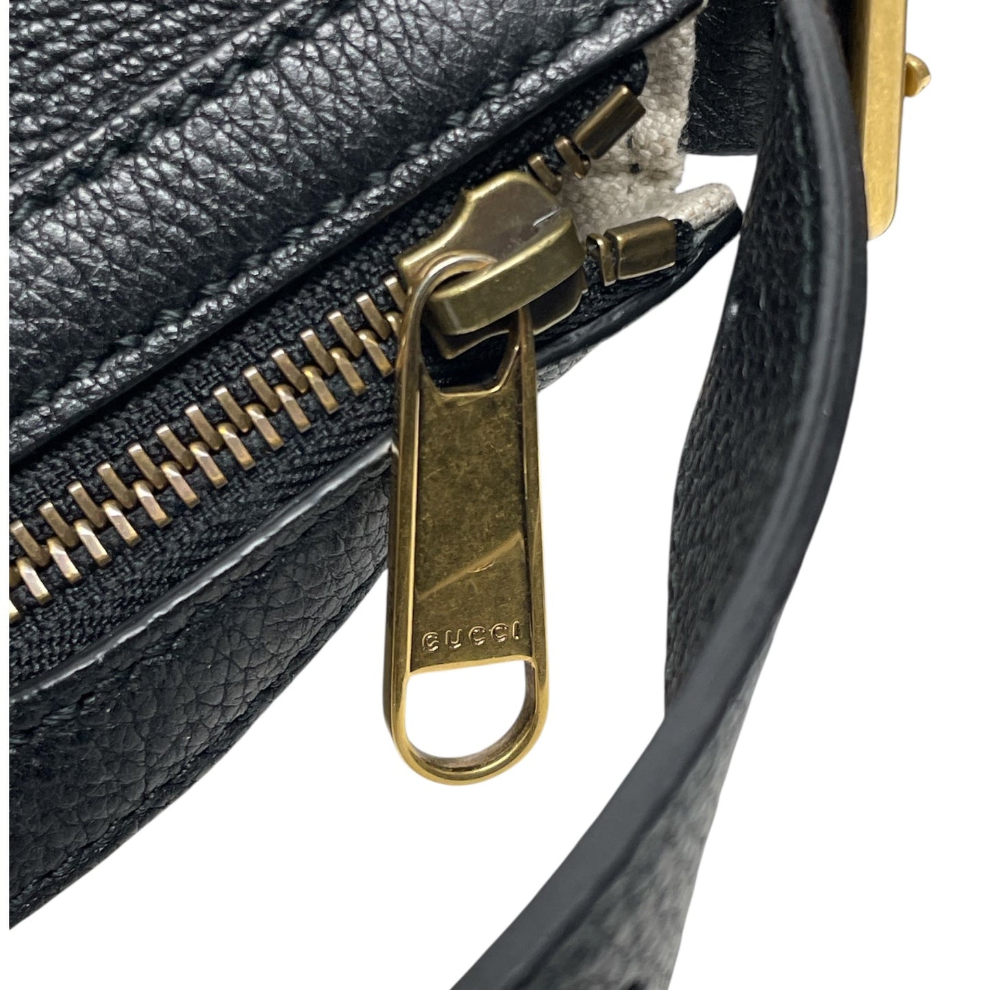 Crossbody Luxury Designer By Gucci, Size: Large