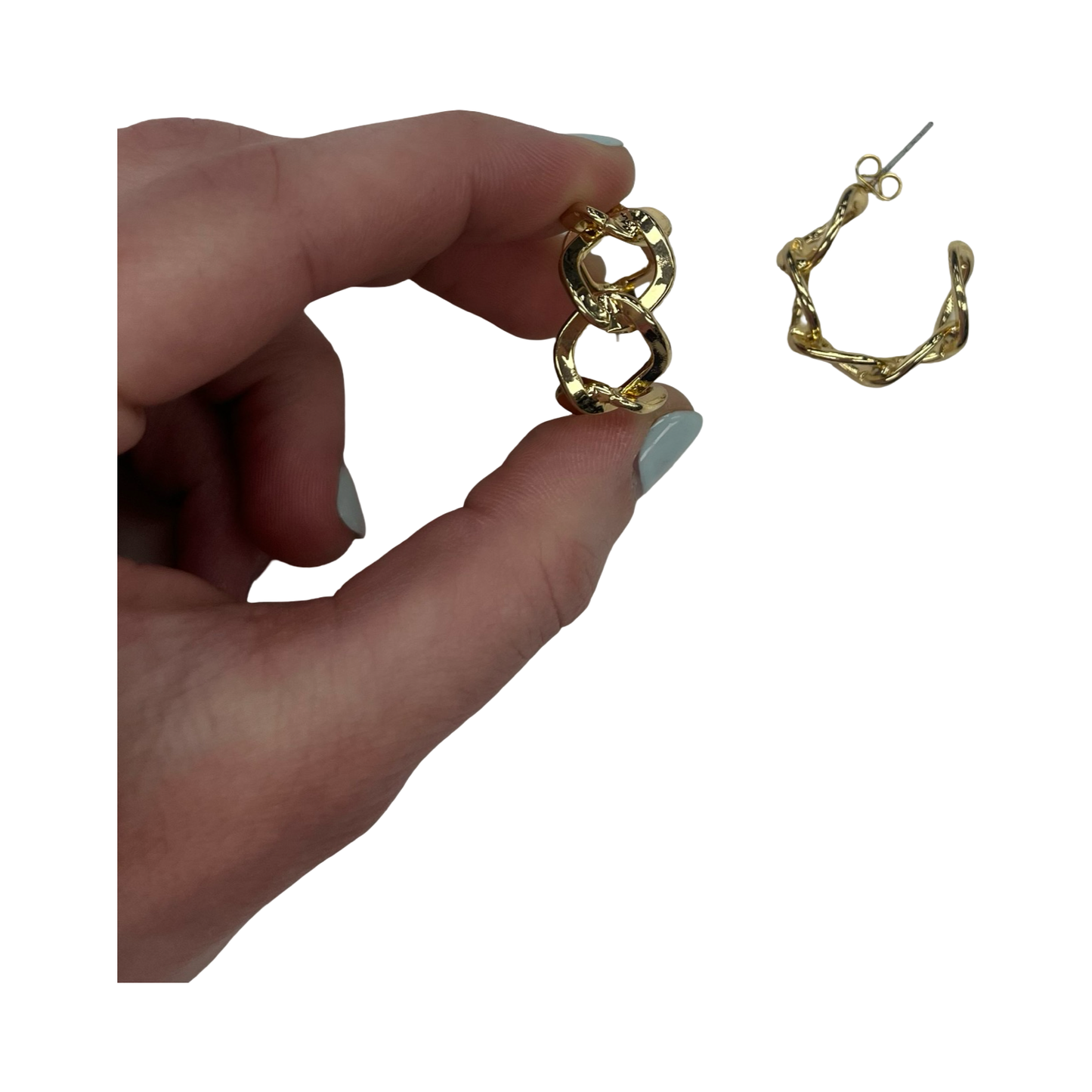 Earrings Hoop By Clothes Mentor In Gold