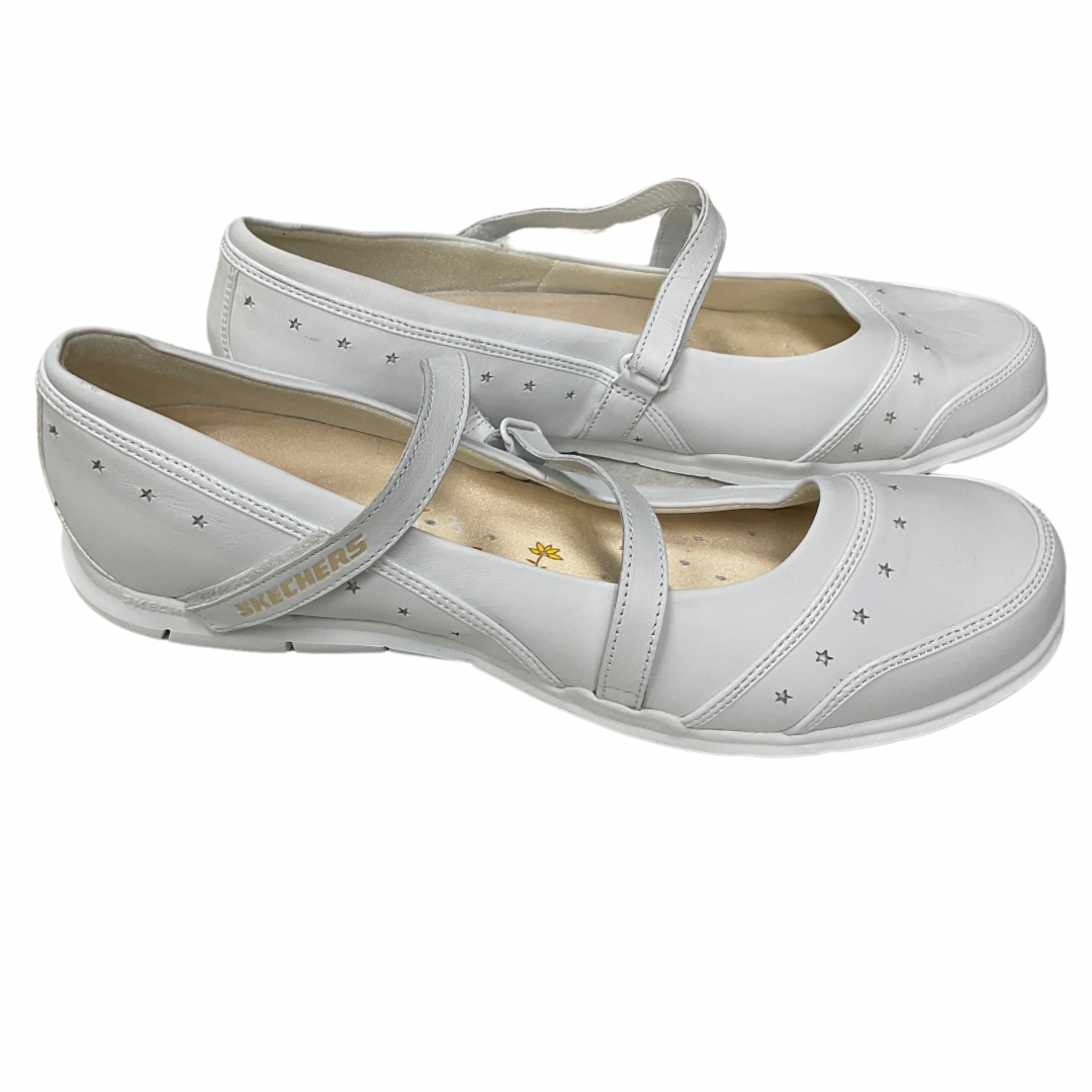 Shoes Flats By Skechers In White, Size:11