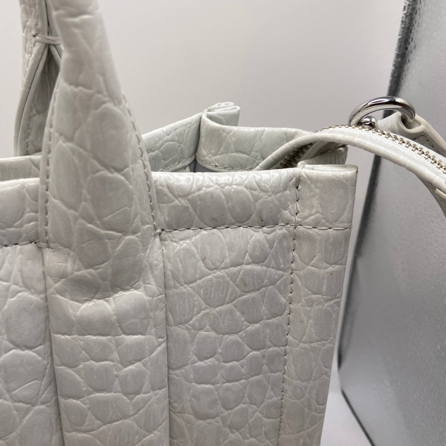 Tote Luxury Designer By Marc Jacobs, Size: Large