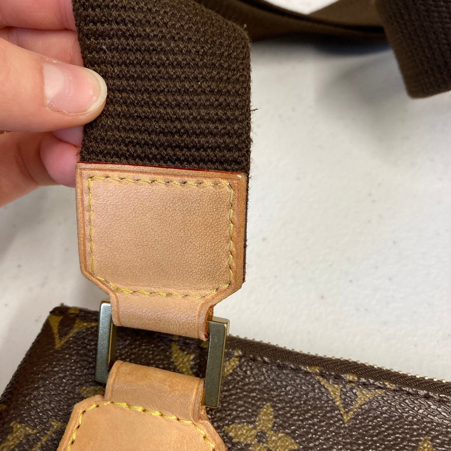 Crossbody Luxury Designer By Louis Vuitton In Brown & Cream, Size:Medium