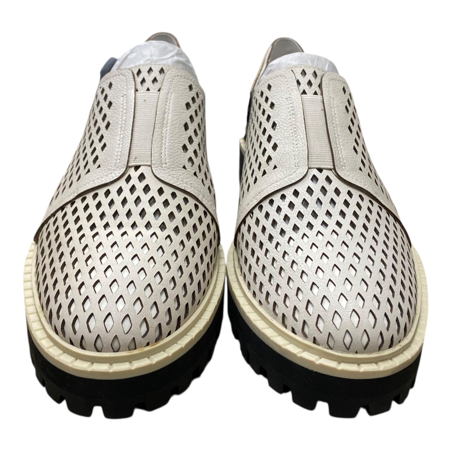 Shoes Flats By Vince Camuto In Beige, Size:11