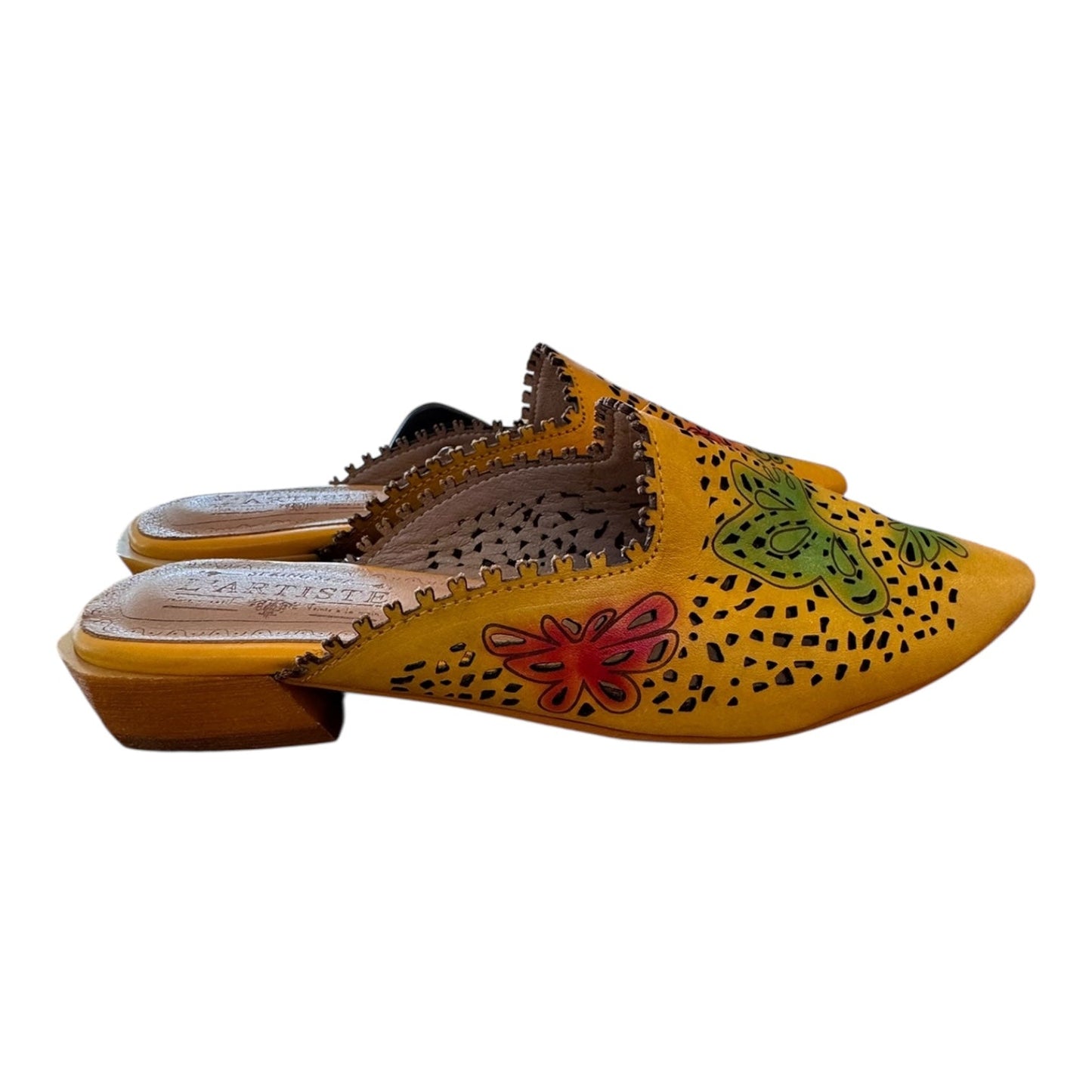 Shoes Flats By LARTISTE - In Yellow, Size:5.5