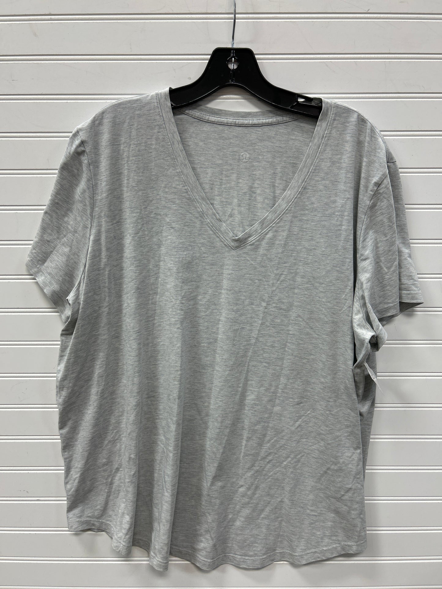 Athletic Top Ss By Lululemon In Grey, Size:L