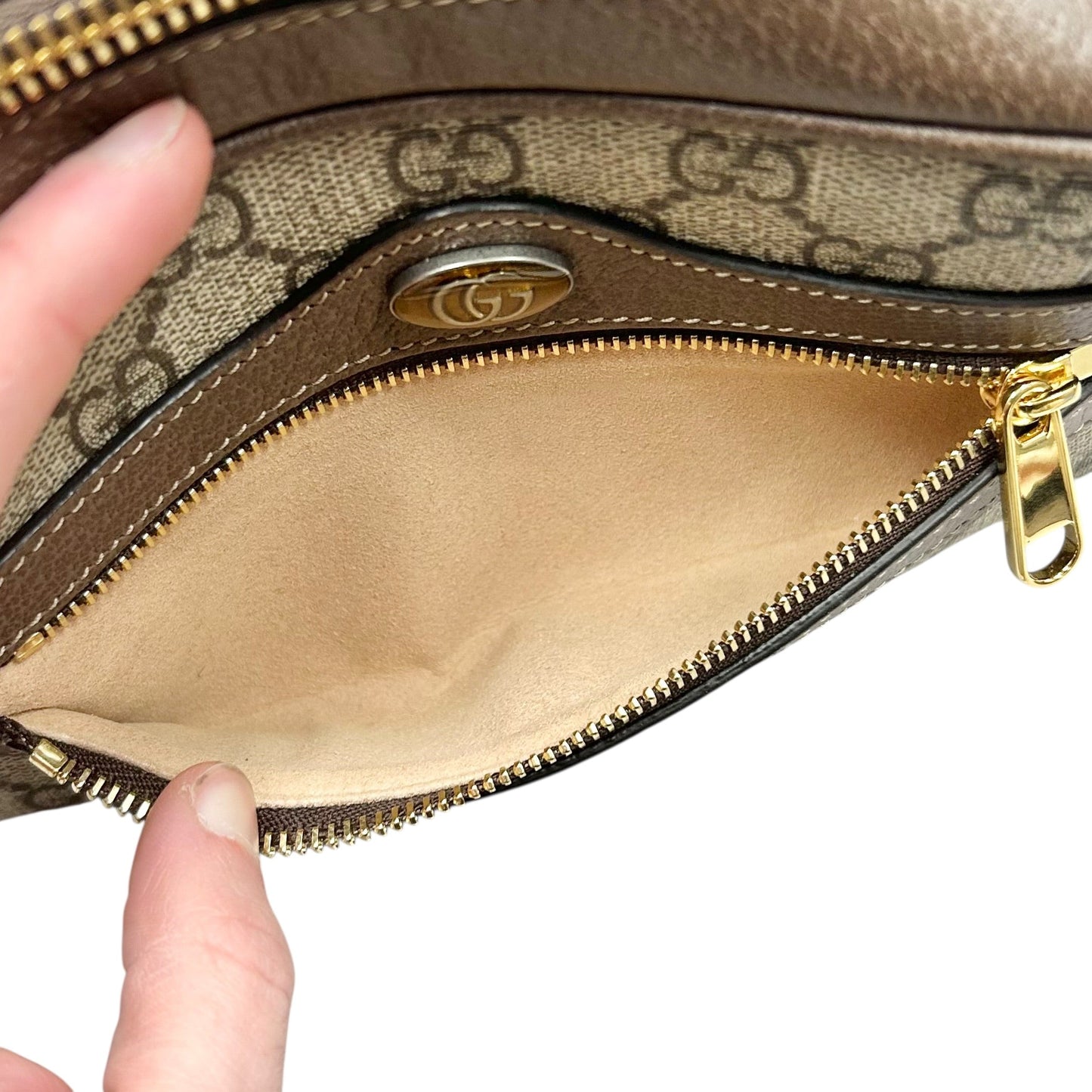 Crossbody Luxury Designer By Gucci, Size: Small