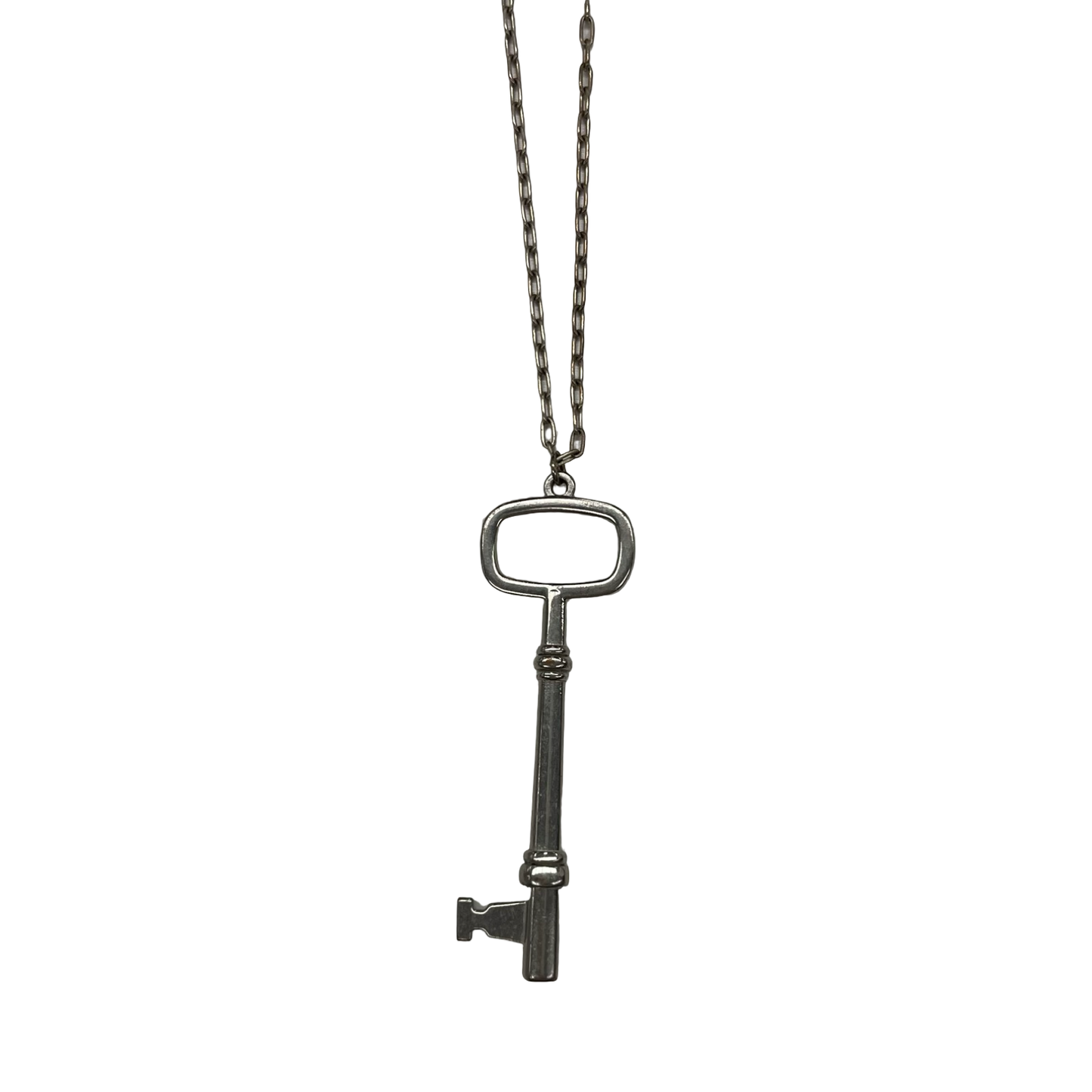 Necklace Pendant By Clothes Mentor In Silver
