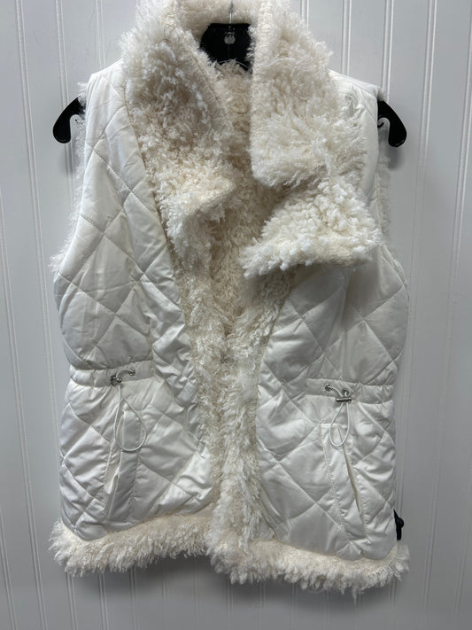 Vest Faux Fur & Sherpa By Clothes Mentor In White, Size:M