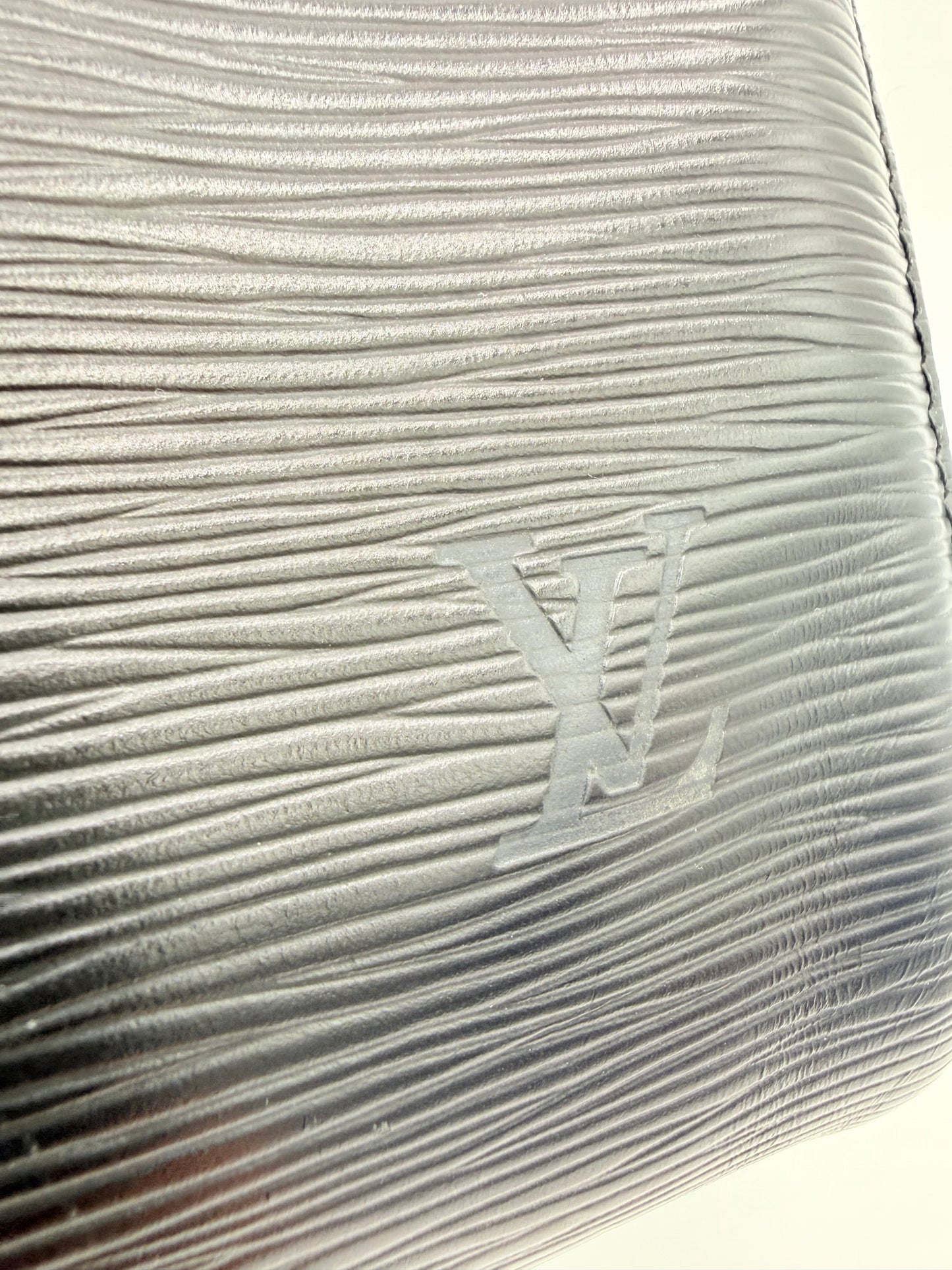 Handbag Luxury Designer By Louis Vuitton In Black, Size:Large