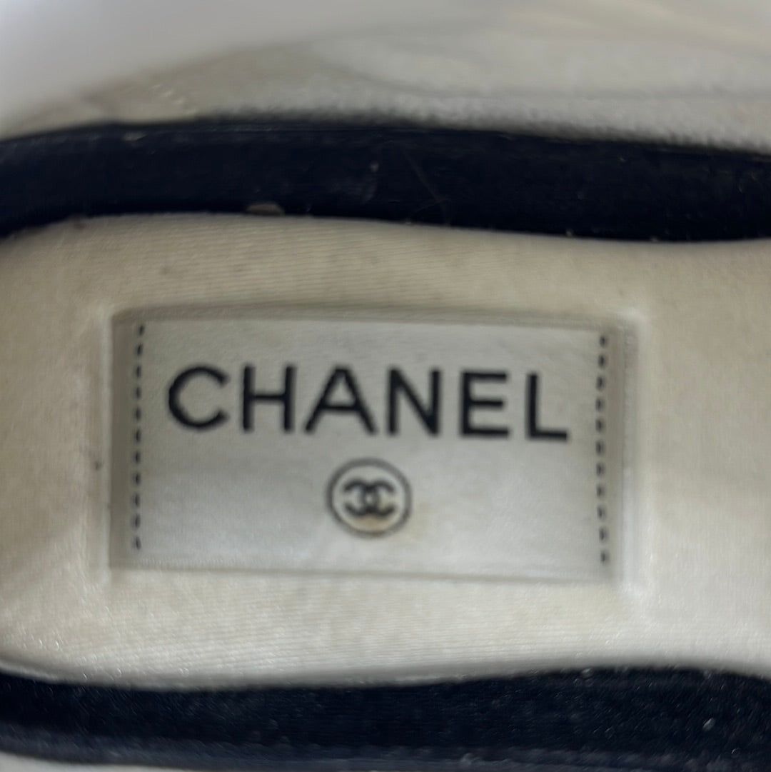 Chanel Tweed Interlocking CC Logo Designer Trainers  Sz: 7 (37)