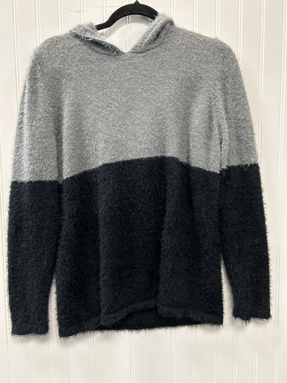 Sweater By August Silk In Grey, Size:Xl