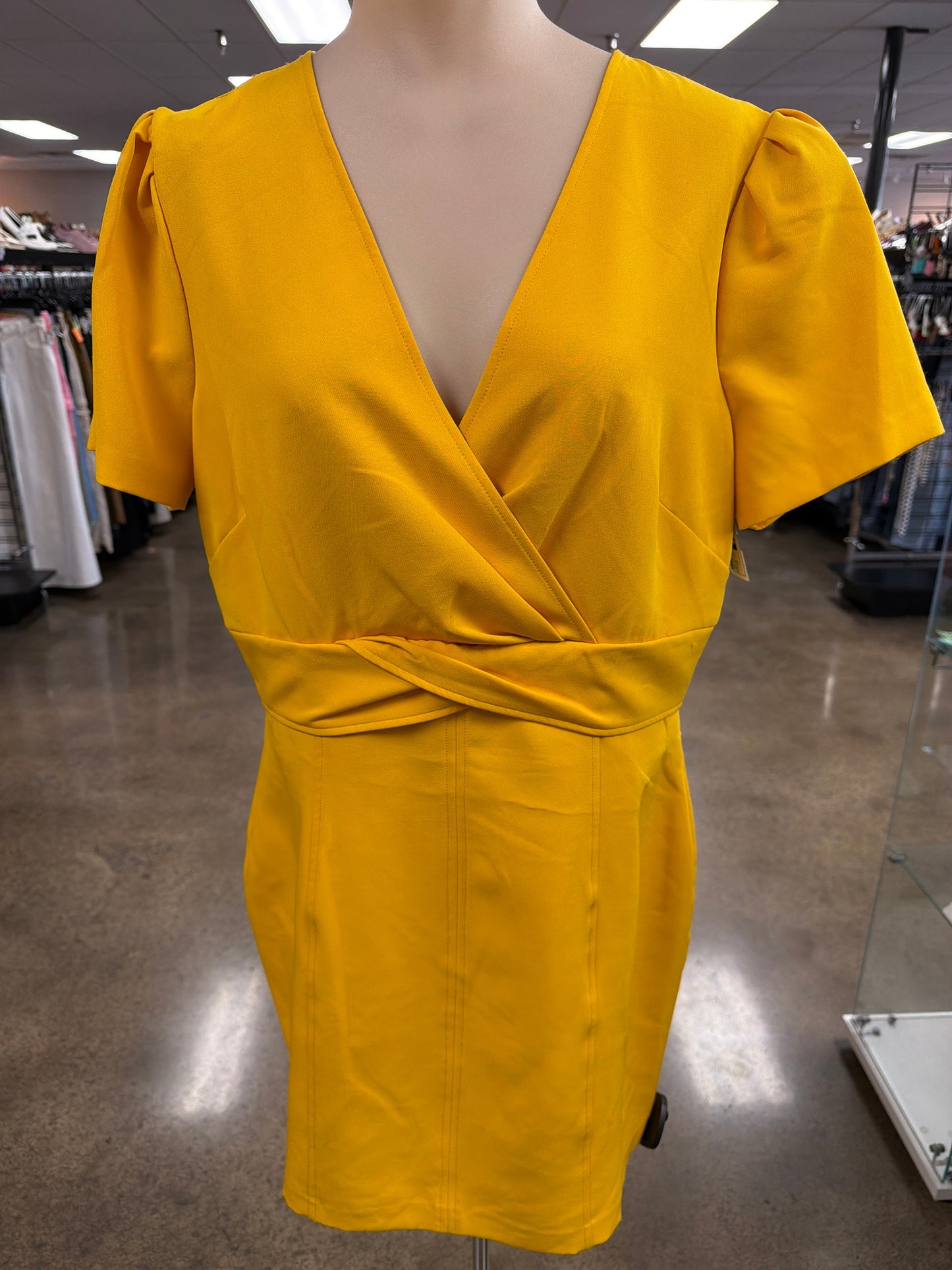 Dress Casual Short By Clothes Mentor In Yellow, Size:12