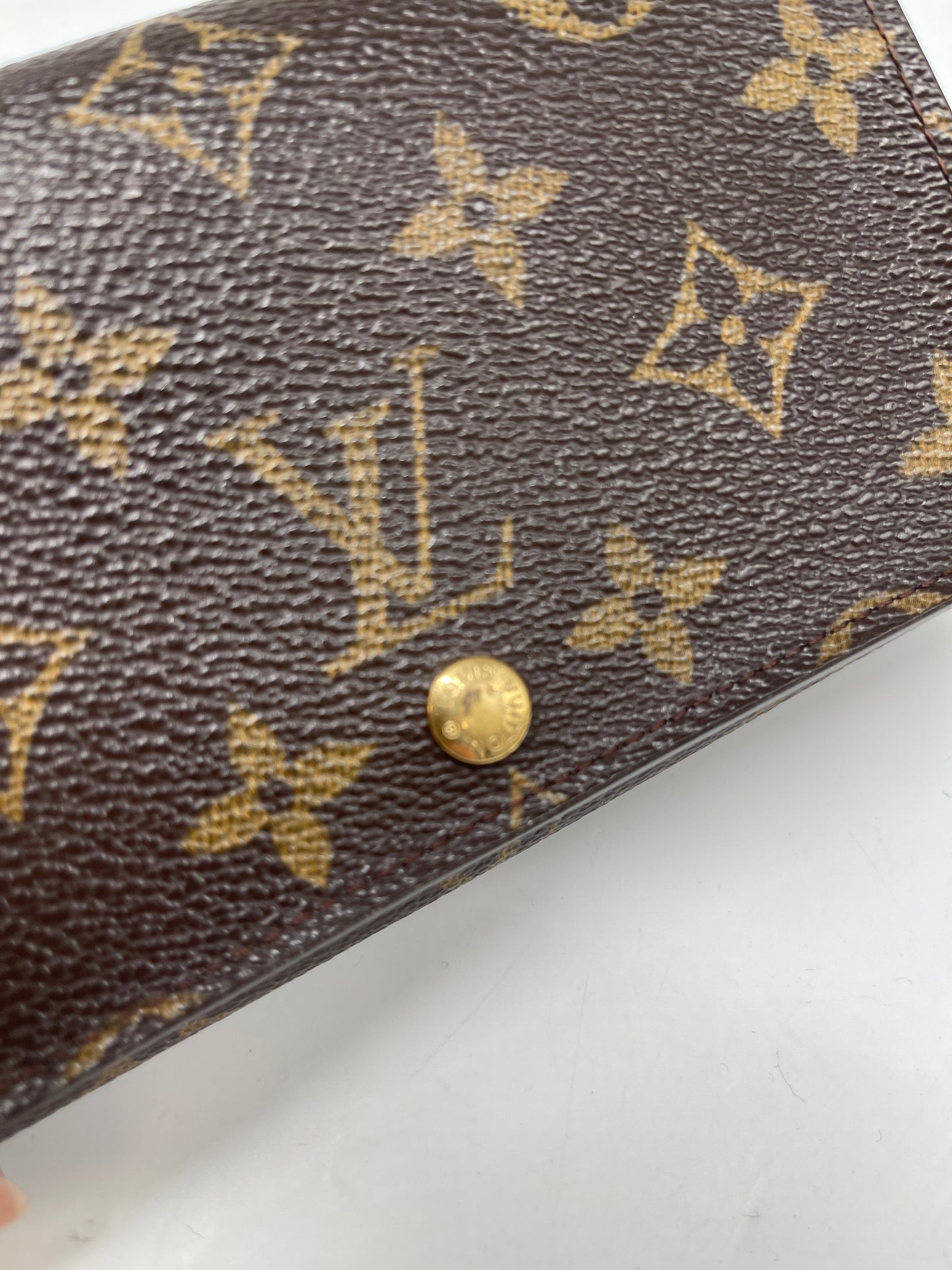 Wallet Luxury Designer By Louis Vuitton, Size: Medium