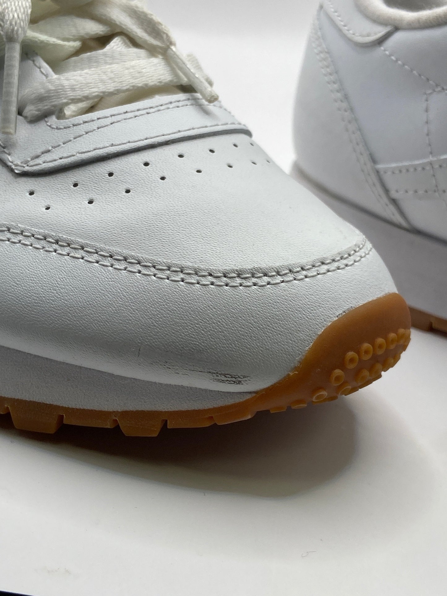 Shoes Sneakers By Reebok In White, Size: 8.5
