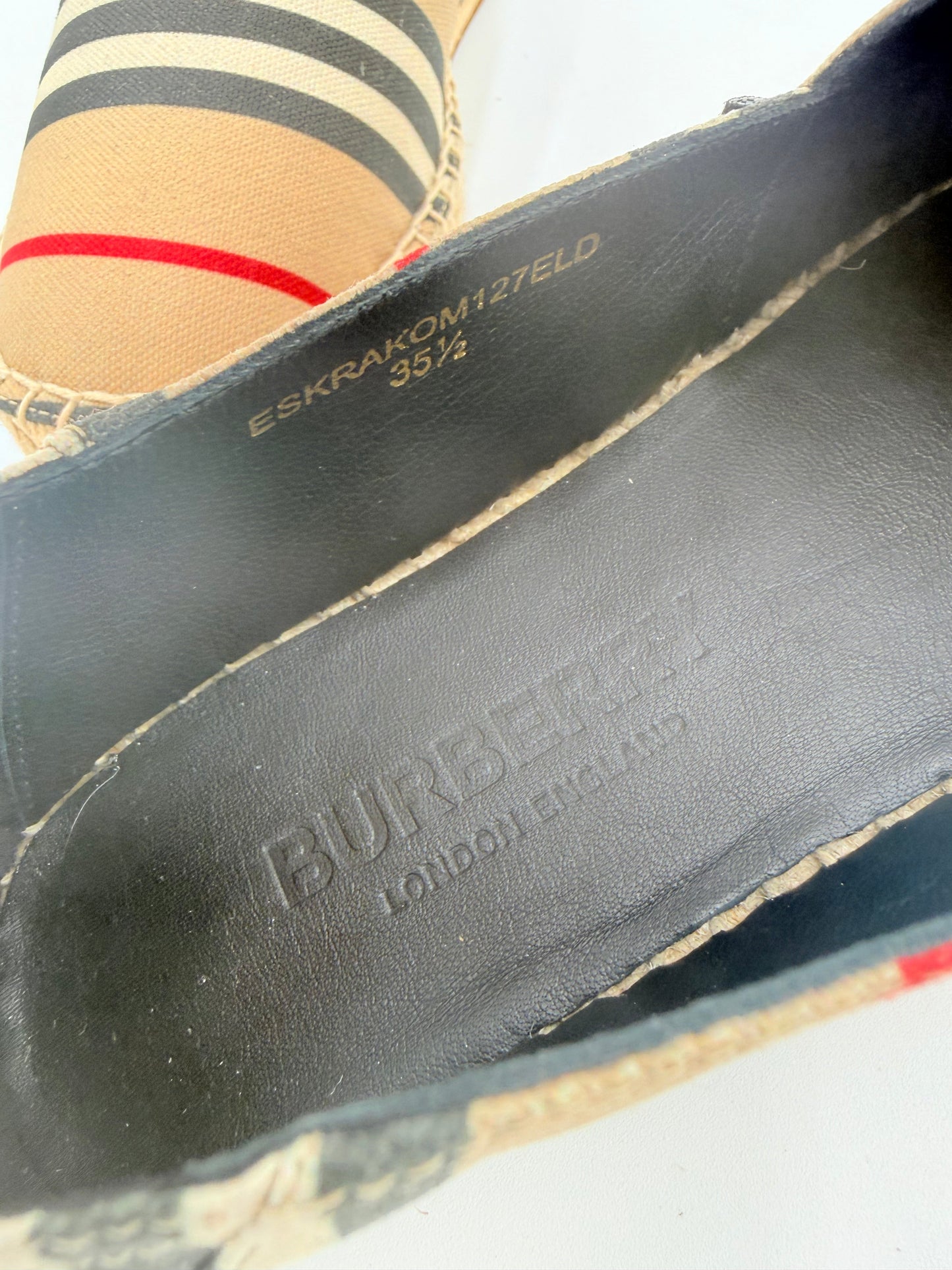 Shoes Luxury Designer By Burberry In Tan, Size:5.5
