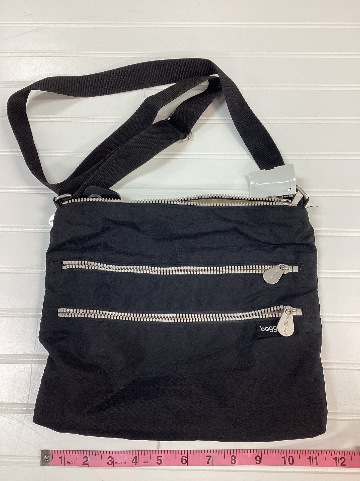Crossbody By Baggallini In Black, Size:Medium