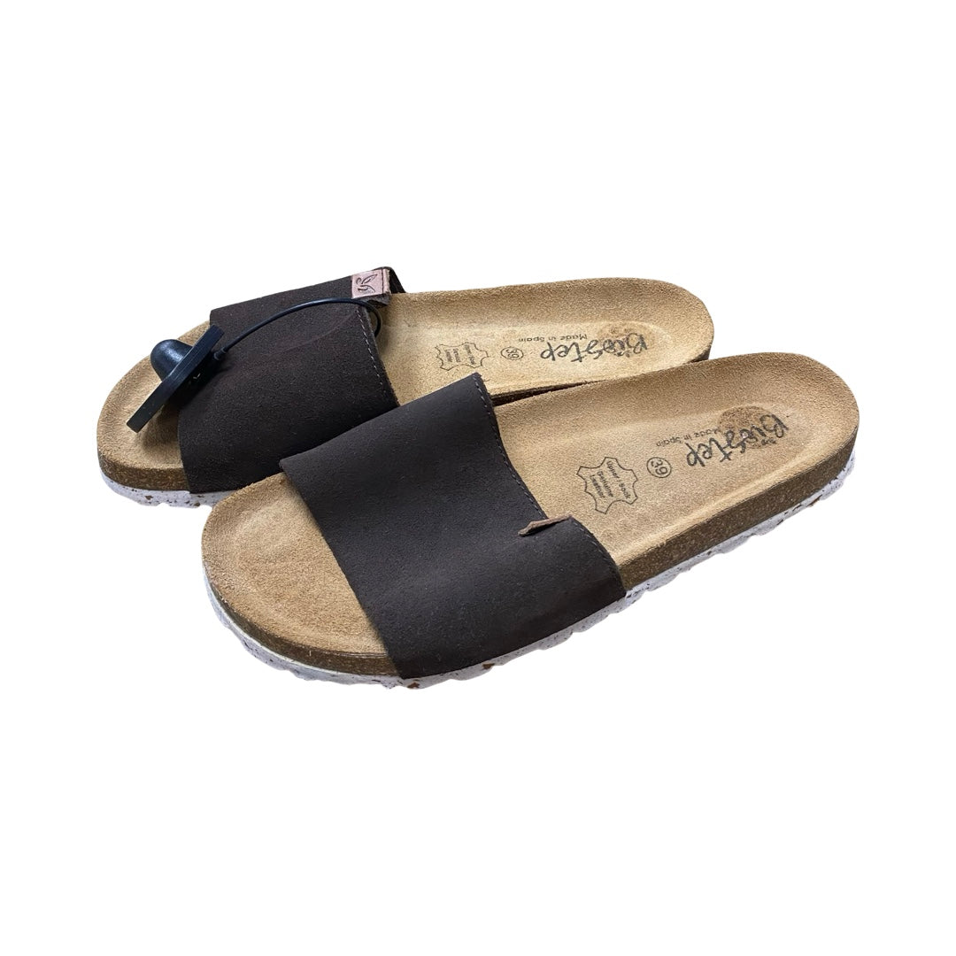 Sandals Flats By Cmc In Brown, Size:8.5