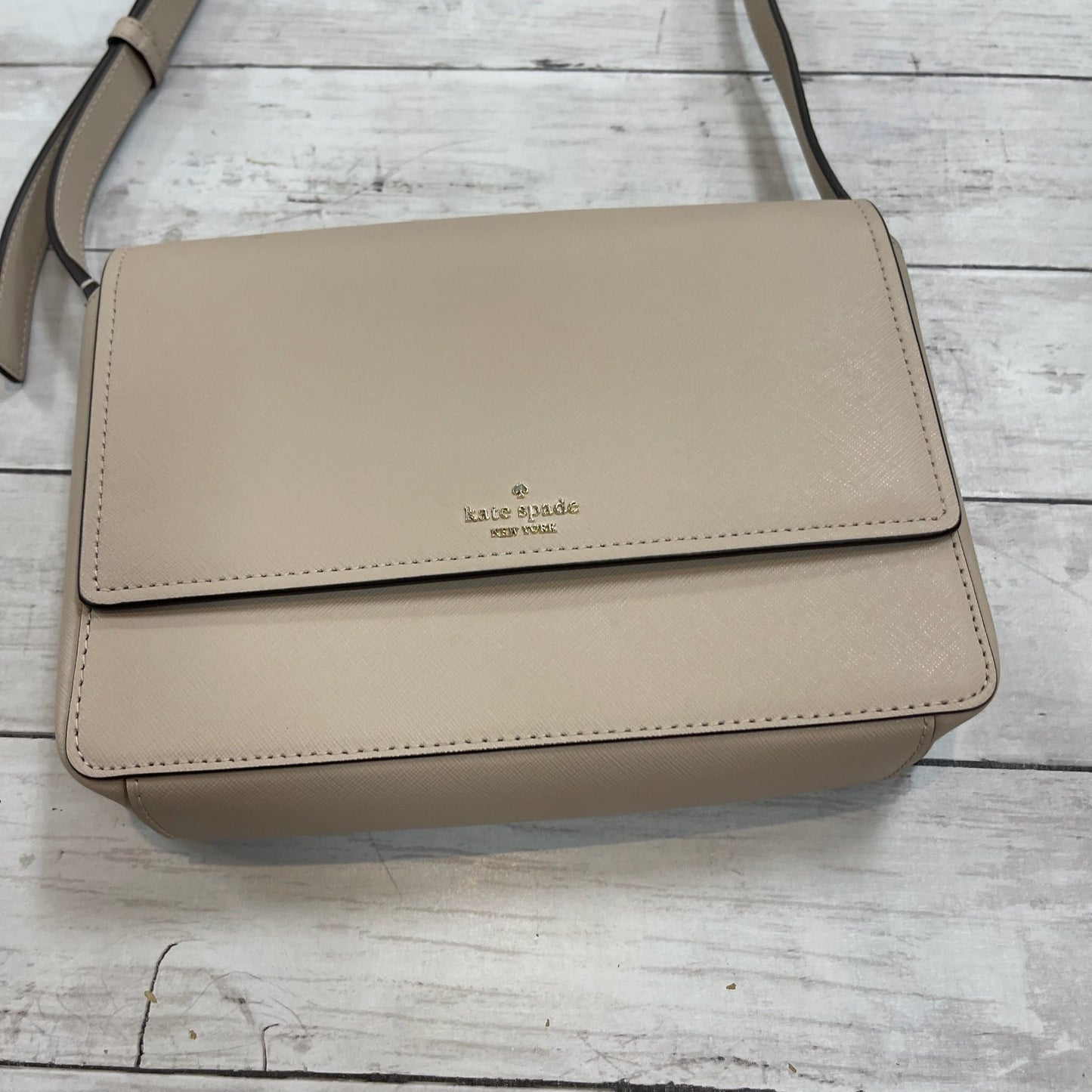 CREAM CROSSBODY DESIGNER by KATE SPADE Size:MEDIUM