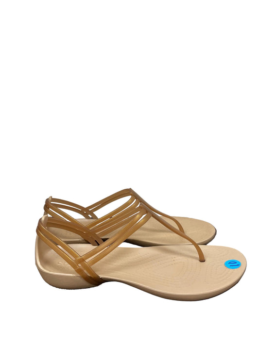 Sandals Flats By Crocs In Tan, Size:8