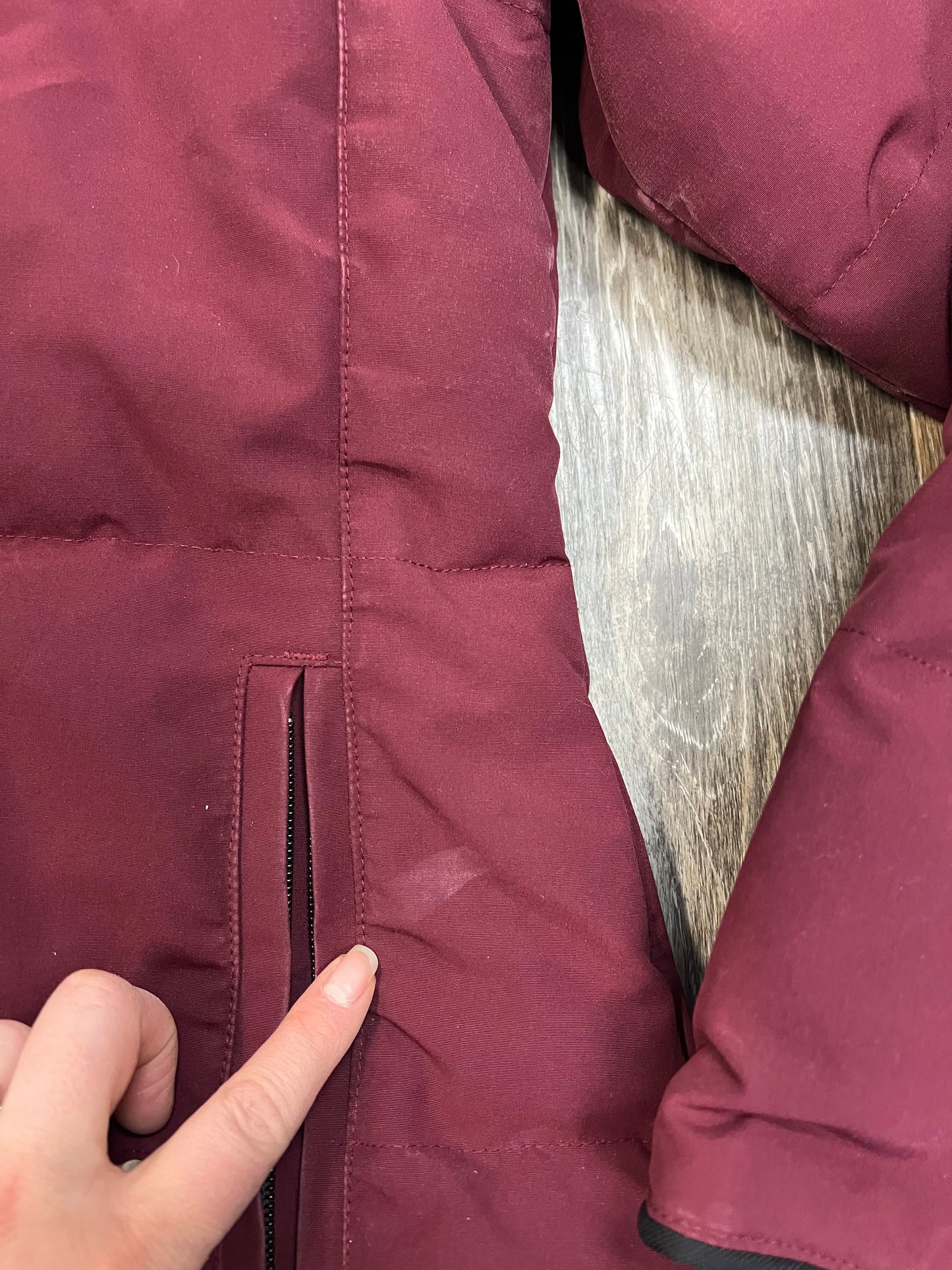 Coat Luxury Designer By Canada Goose In Maroon, Size: Xl