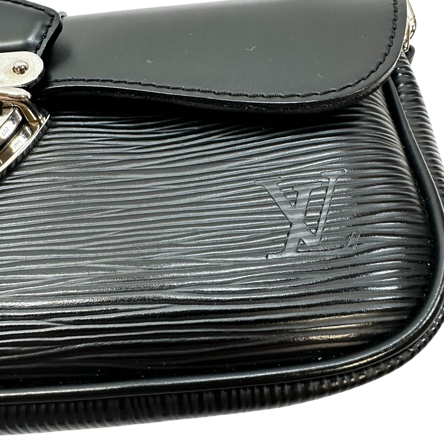 Handbag Luxury Designer By Louis Vuitton, Size: Small