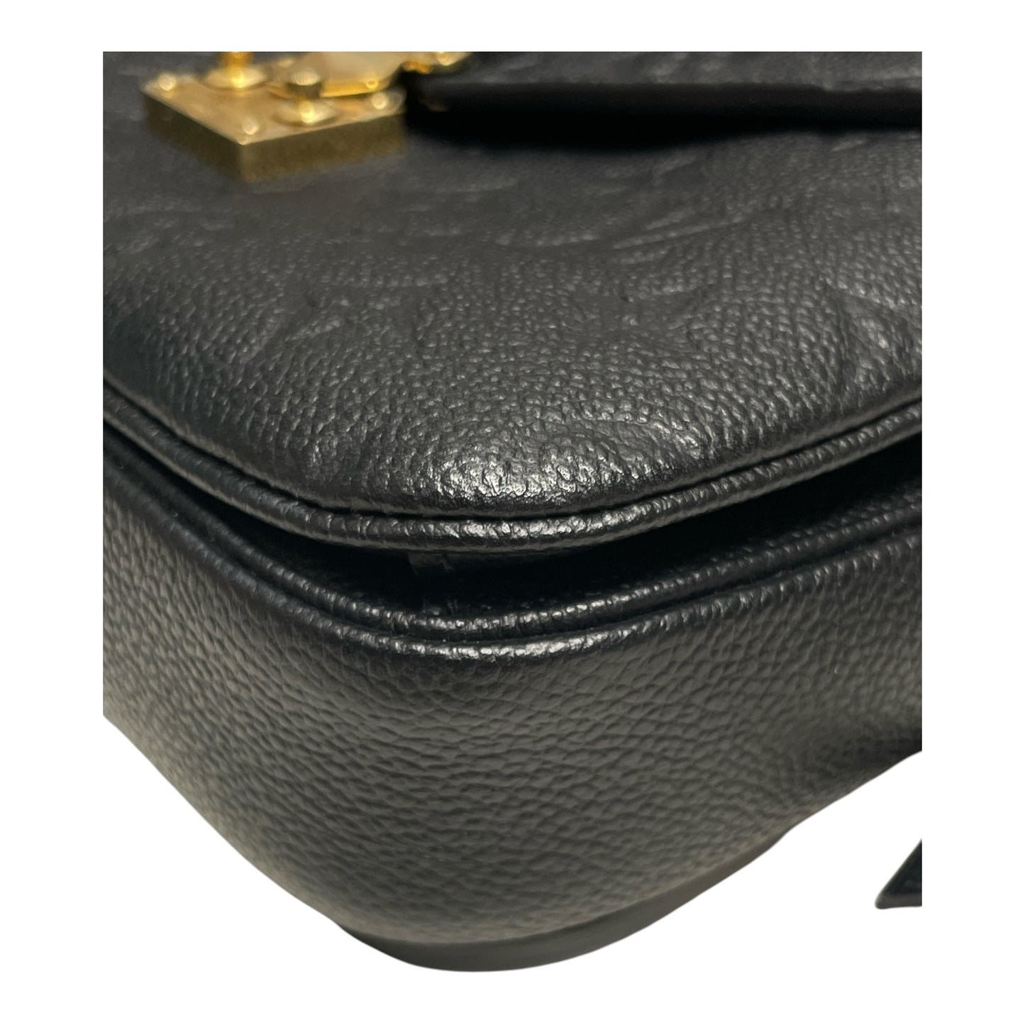 Crossbody Luxury Designer By Louis Vuitton, Size: Medium