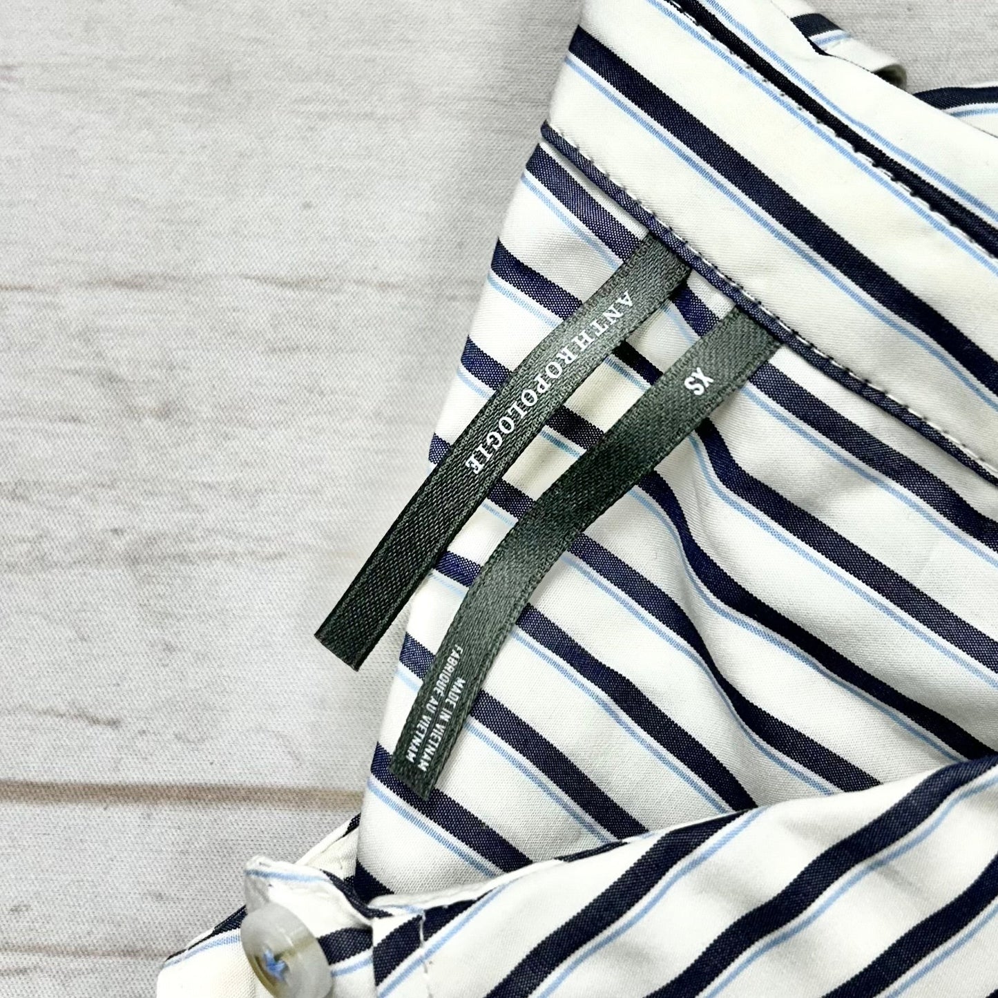 Blouse Long Sleeve By Anthropologie In Blue & White, Size: Xs