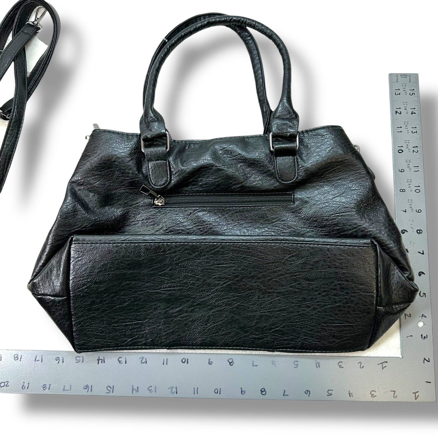Handbag By Clothes Mentor, Size: Medium