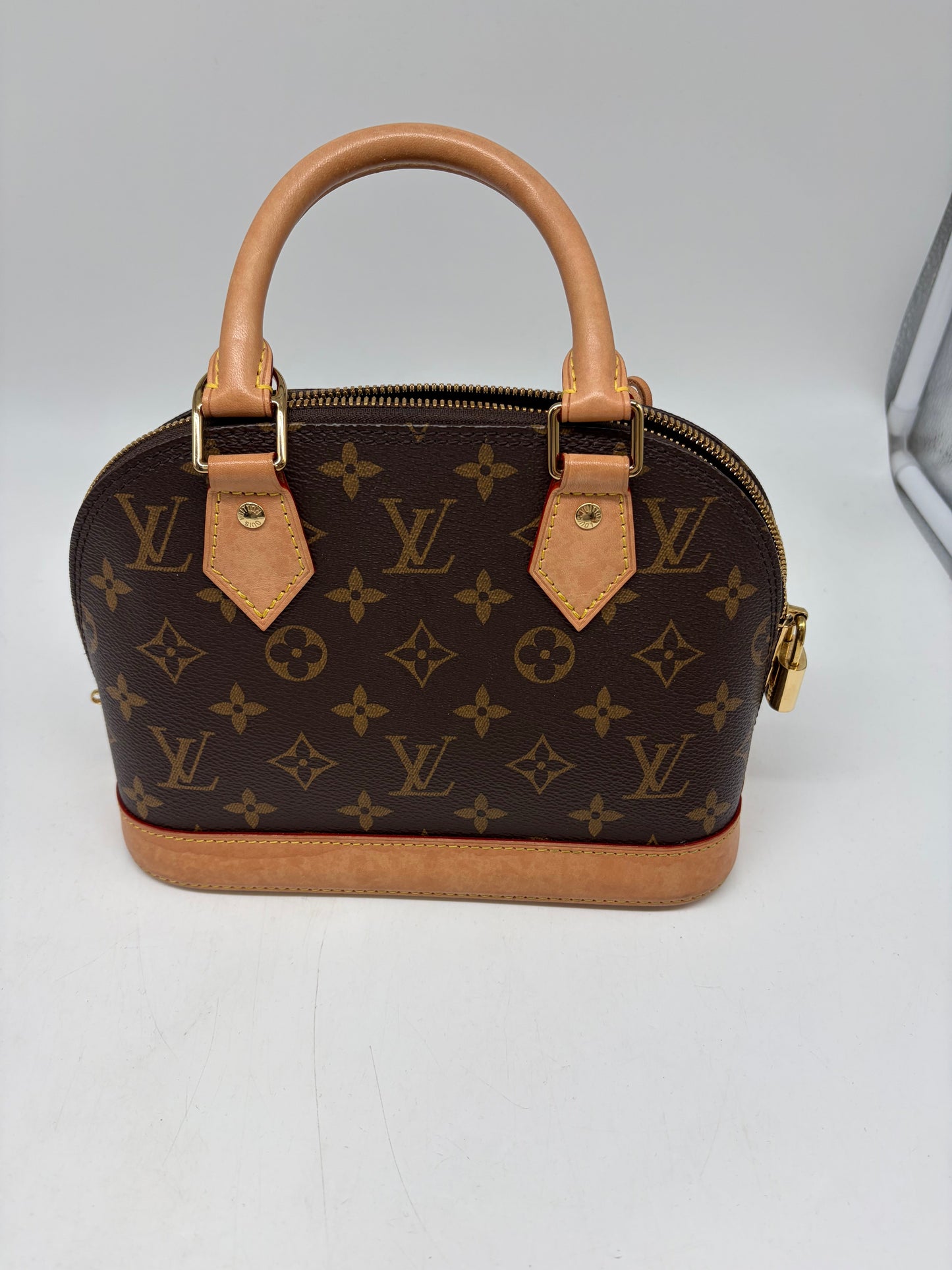 Handbag Luxury Designer By Louis Vuitton, Size: Large