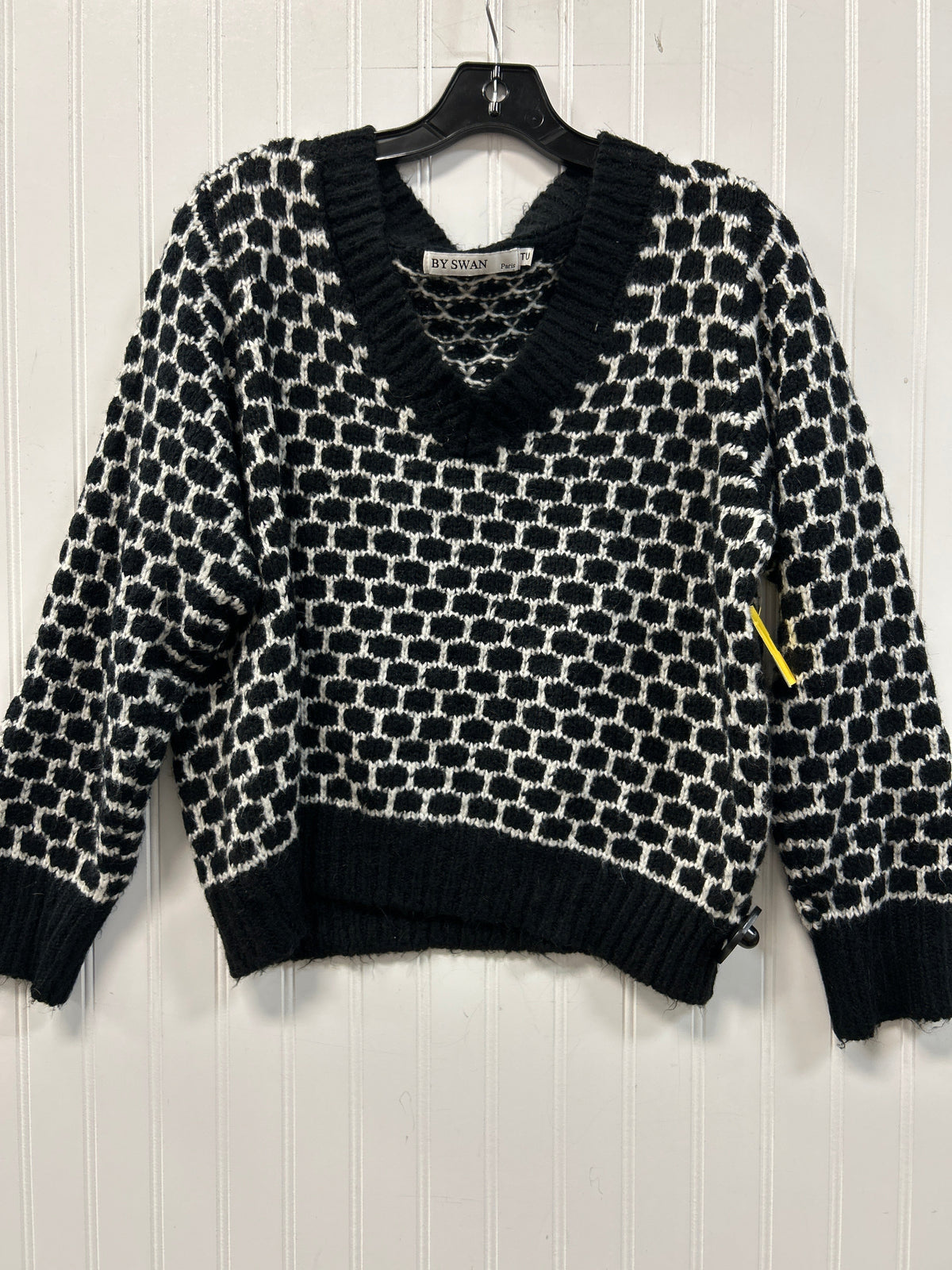 Sweater By Cmc In Black & White, Size:M
