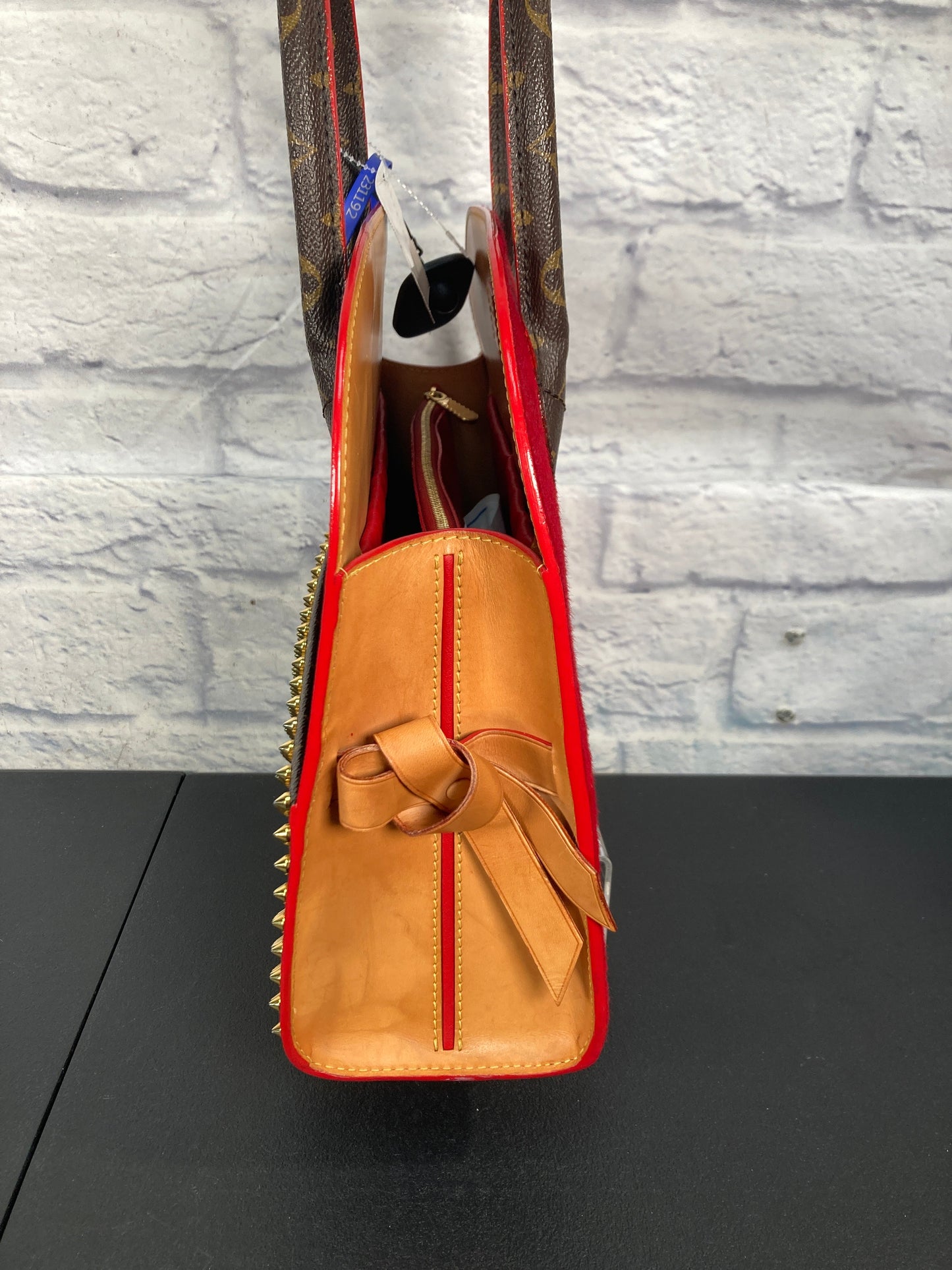 Handbag Luxury Designer By Louis Vuitton, Size: Large