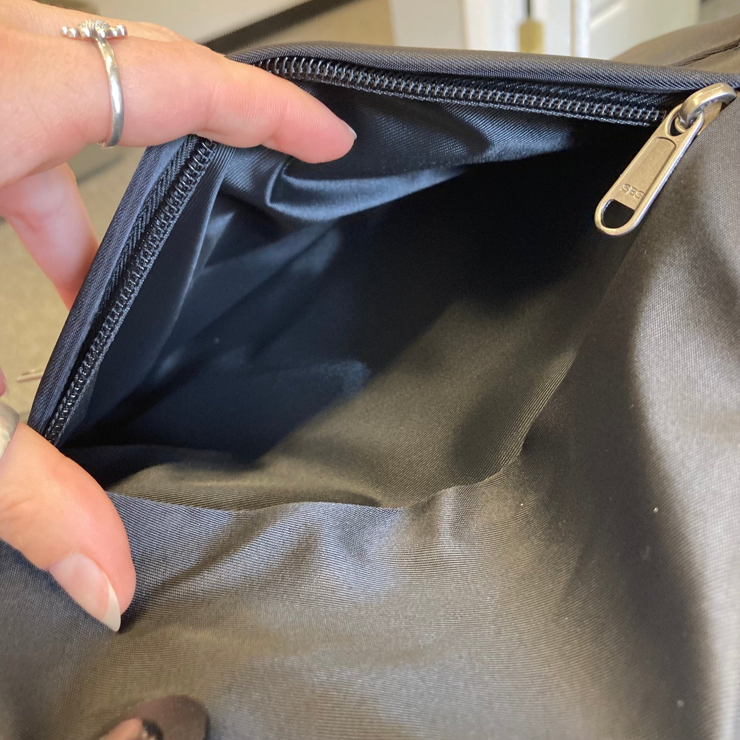 Crossbody By Wander In Black, Size:Medium