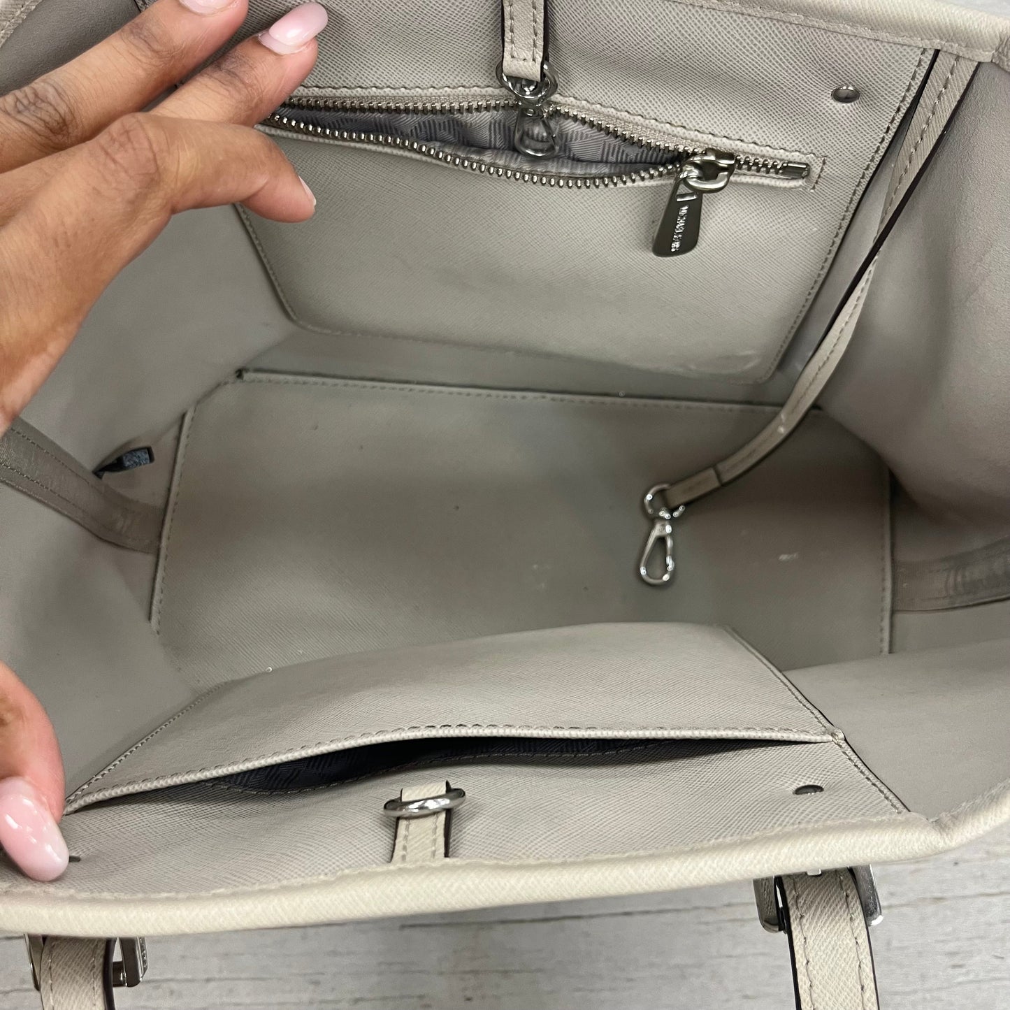 Handbag Designer By Michael Kors, Size: Medium