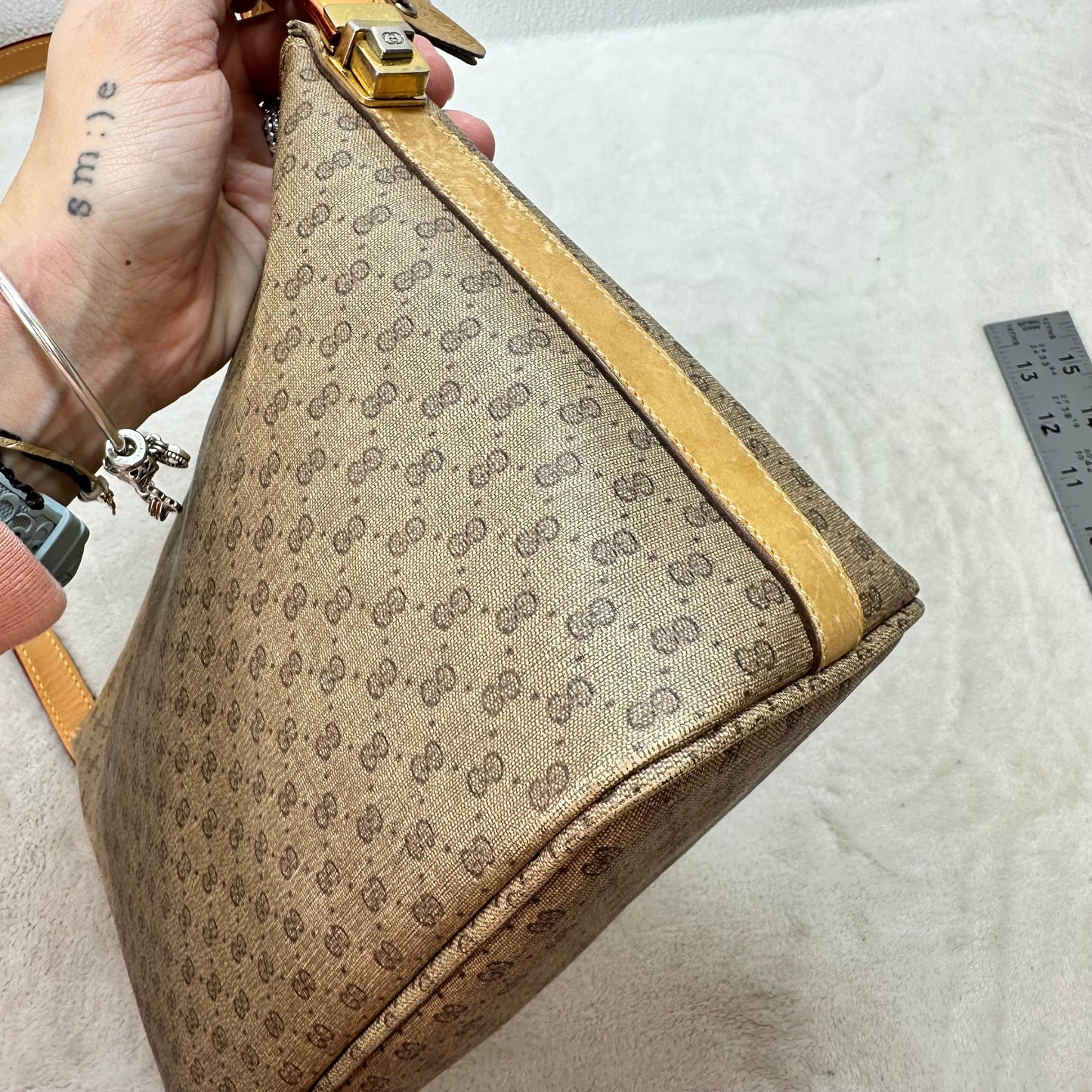 Crossbody Luxury Designer By Gucci, Size: Small