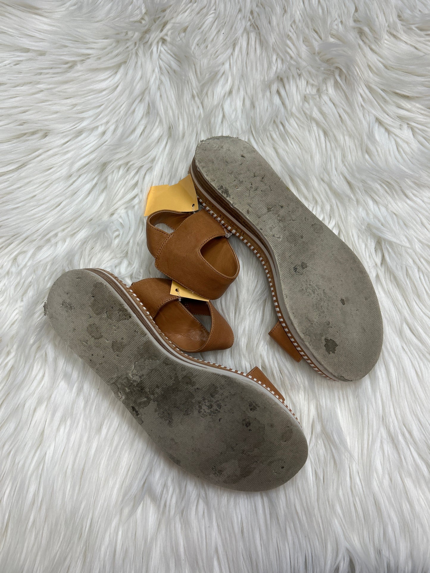 Sandals Flats By Vince Camuto In Brown, Size:8