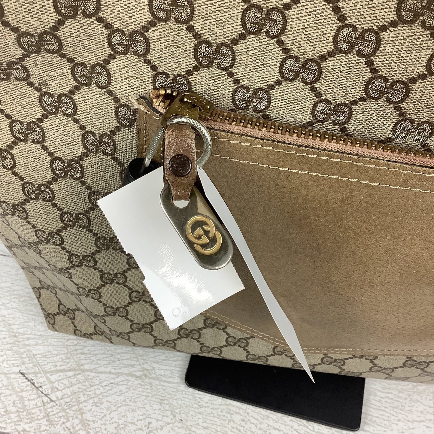 Tote Luxury Designer By Gucci, Size: Large