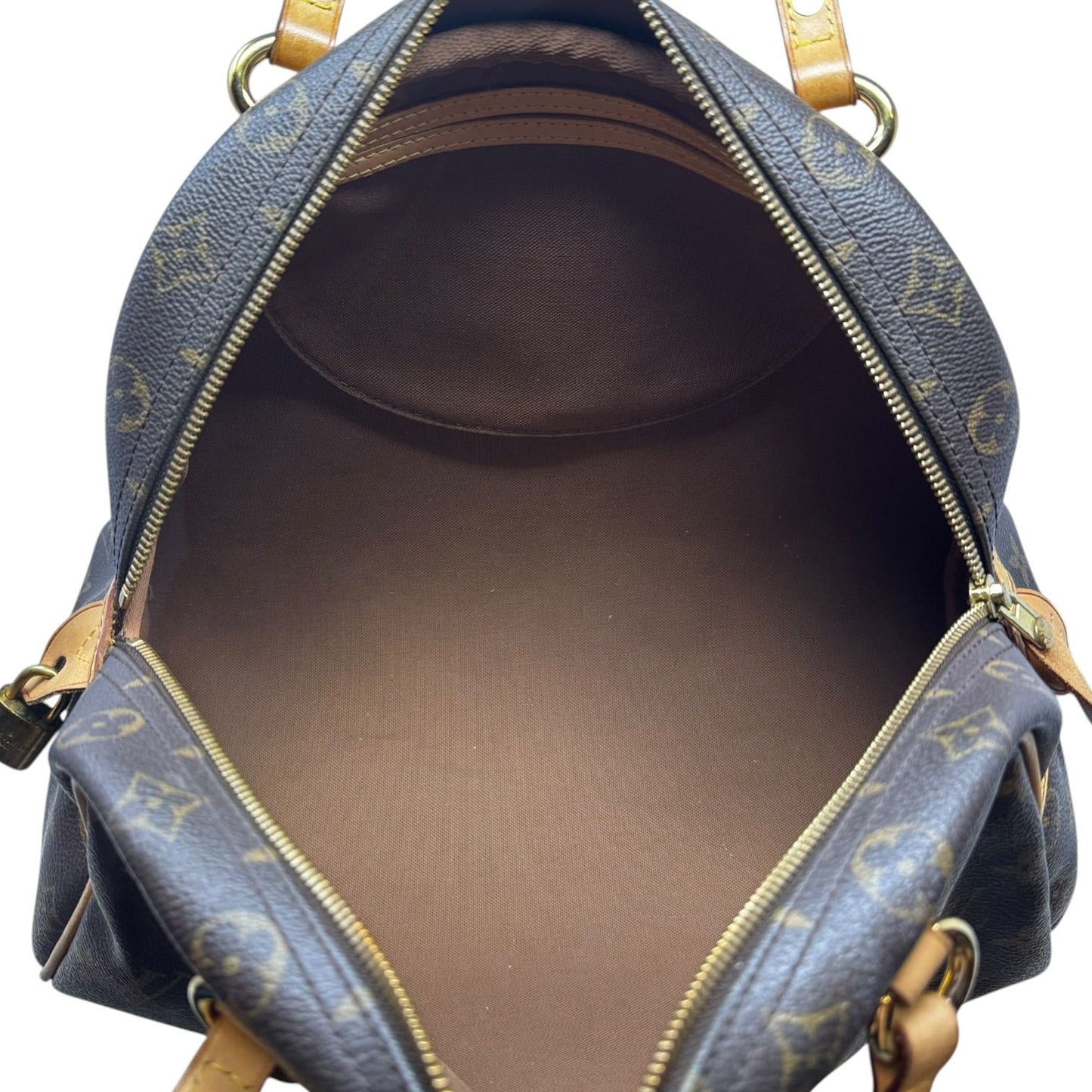 Montorgueil PM 2009 Monogram Shoulder Handbag Luxury Designer By Louis Vuitton, Size: Medium